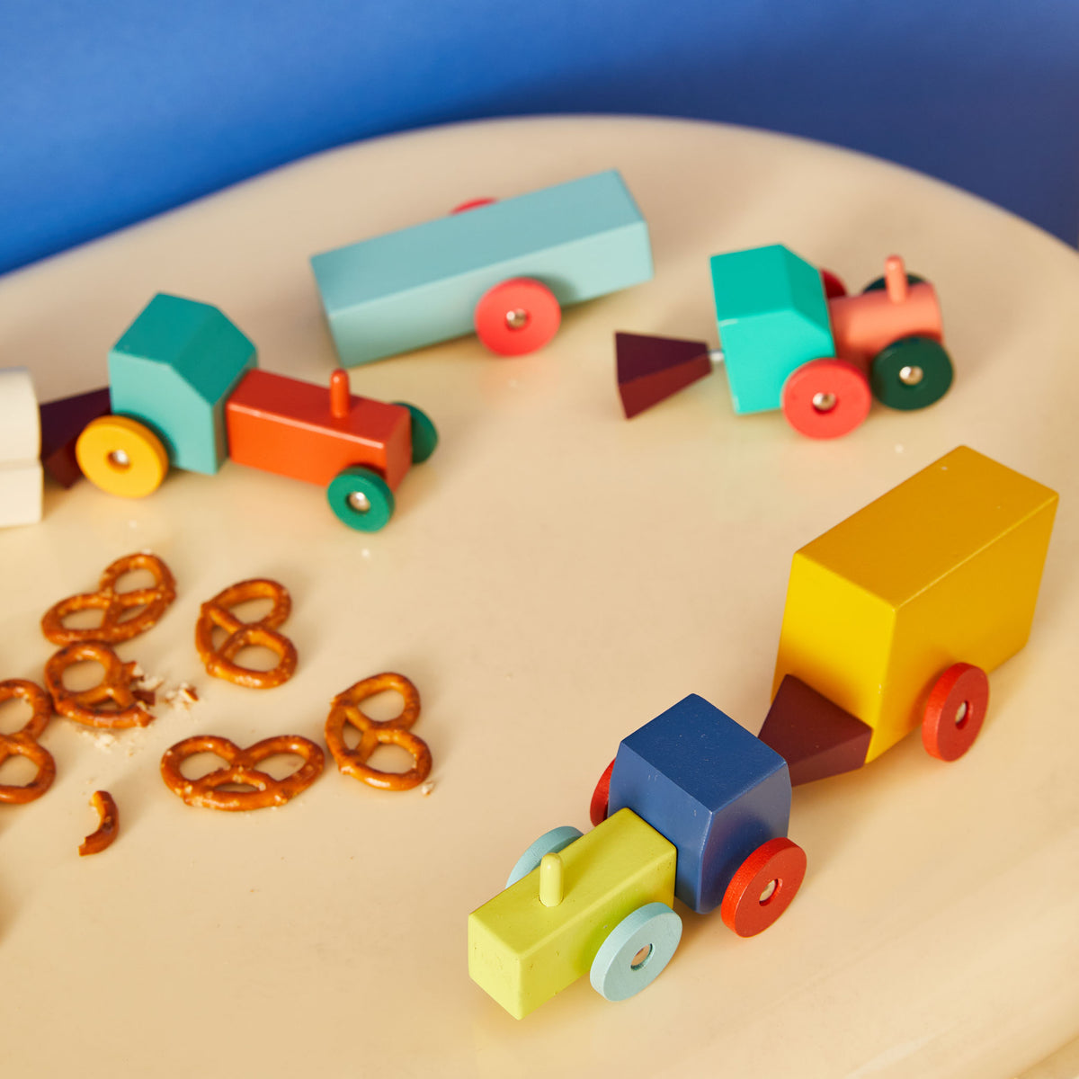 HOVERS TRACTORS - Holz-SPIELZEUG-TRAKTOREN | Floris Hovers | Areaware
