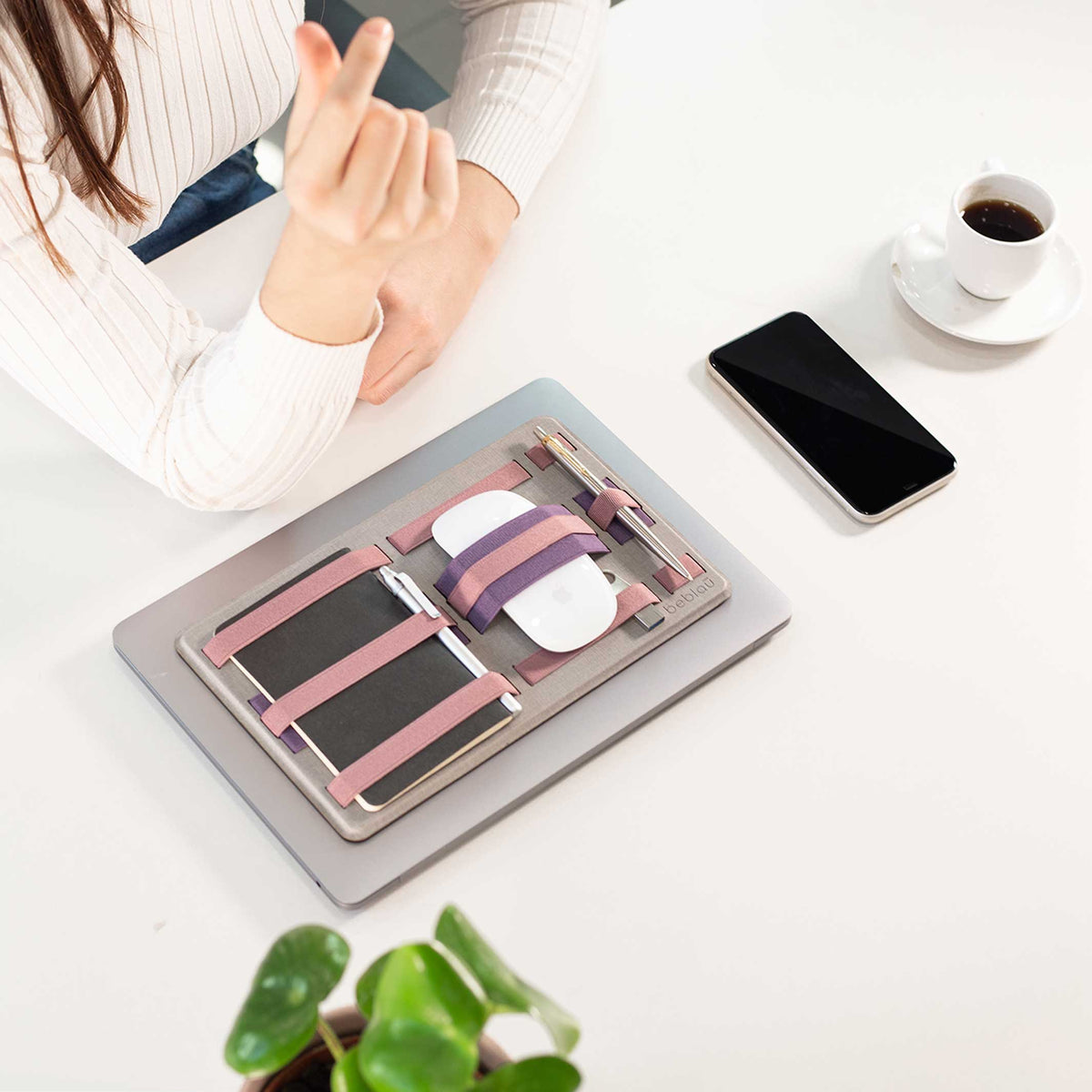 SHIFT PRO | klebbarer Laptop-ORGANIZER | 26x16 cm | beblau
