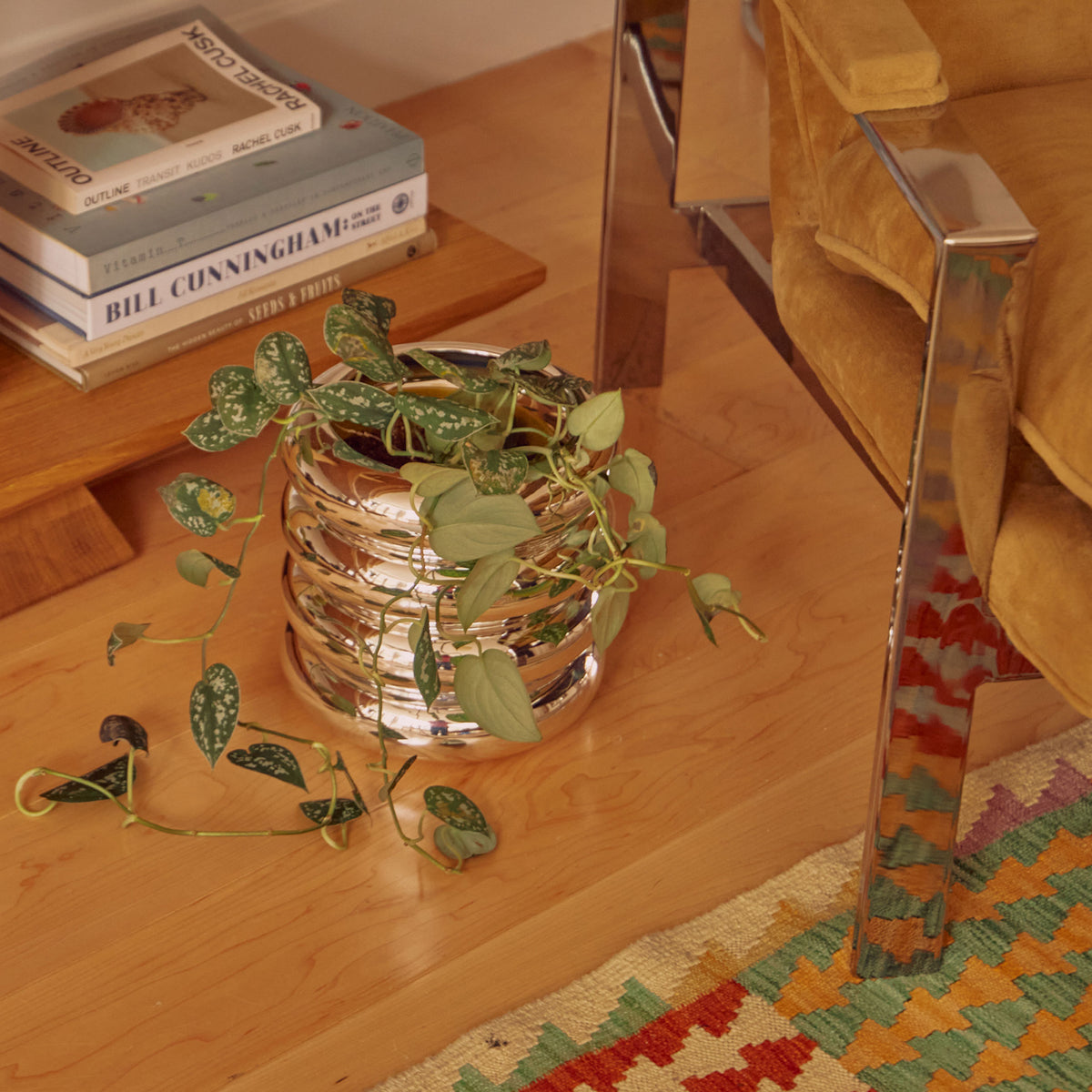 JARDINIÈRE EMPILABLE CHROME | grand NAVIRE DE FLEURS | Chen Chen et K. William | Sont conscients