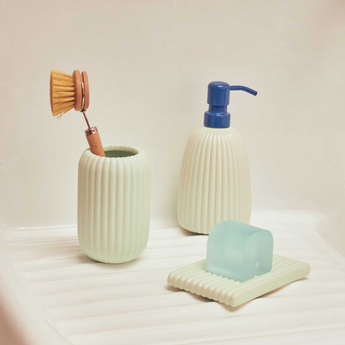 CORDUROY SOAP DISPENSER - Seifen- & Lotions-Spender | Helen Levi | Areaware