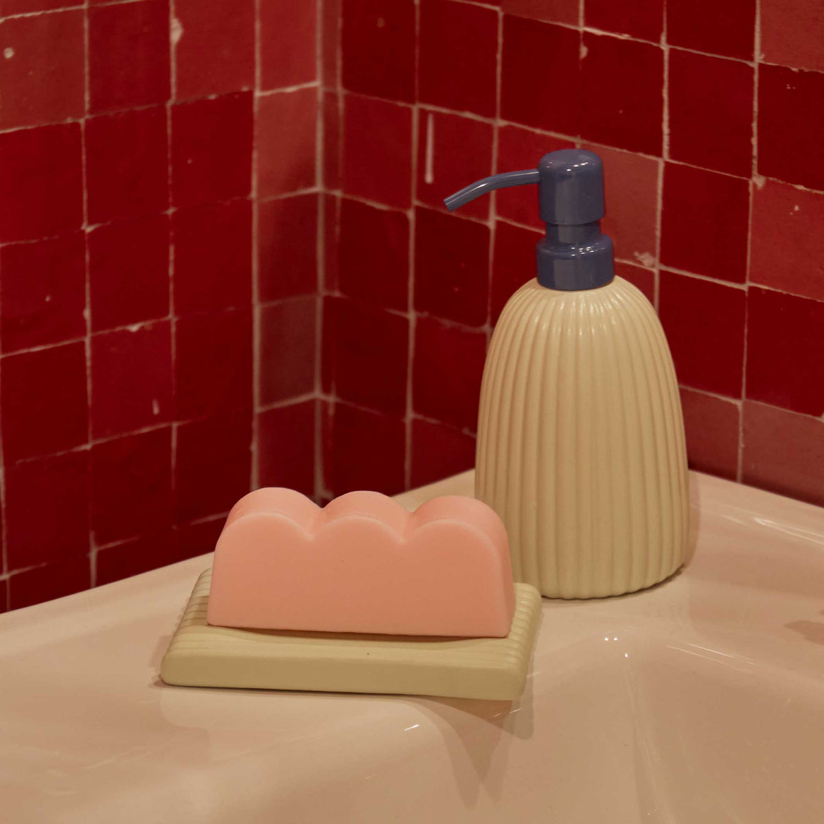 CORDUROY SOAP DISPENSER - Seifen- & Lotions-Spender | Helen Levi | Areaware
