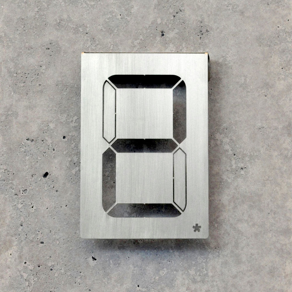 Numéro de maison "Digital 8" – Inox · 19 × 11 cm | Peppermint Products