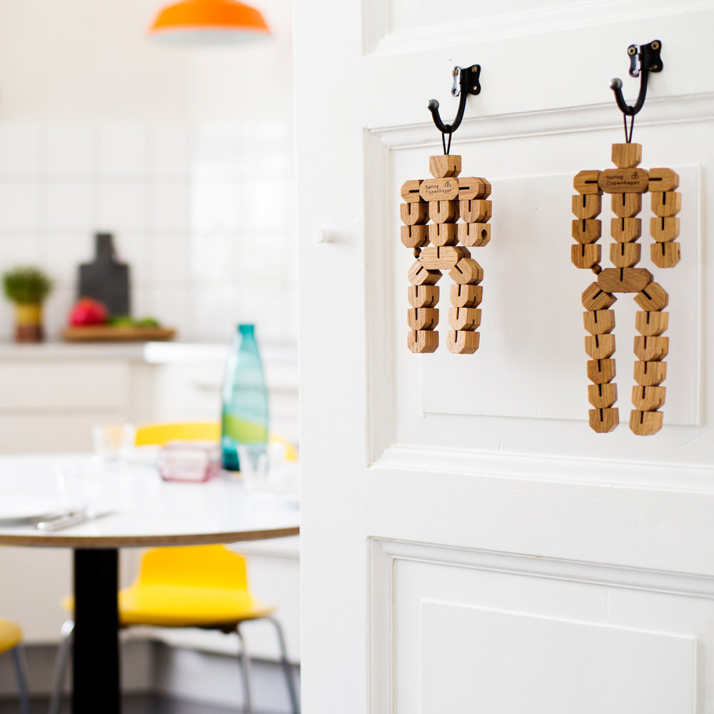 Small CLUMSY HANS - Kleiner Topf-Untersetzer - 3D-Holzfigur | Nis Hauge | Spring Copenhagen