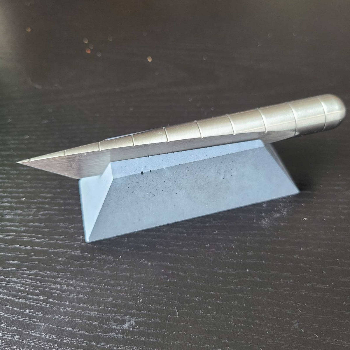 Knife Stand Desk Knife Plinth – Concrete · 8.9 cm | Craighill