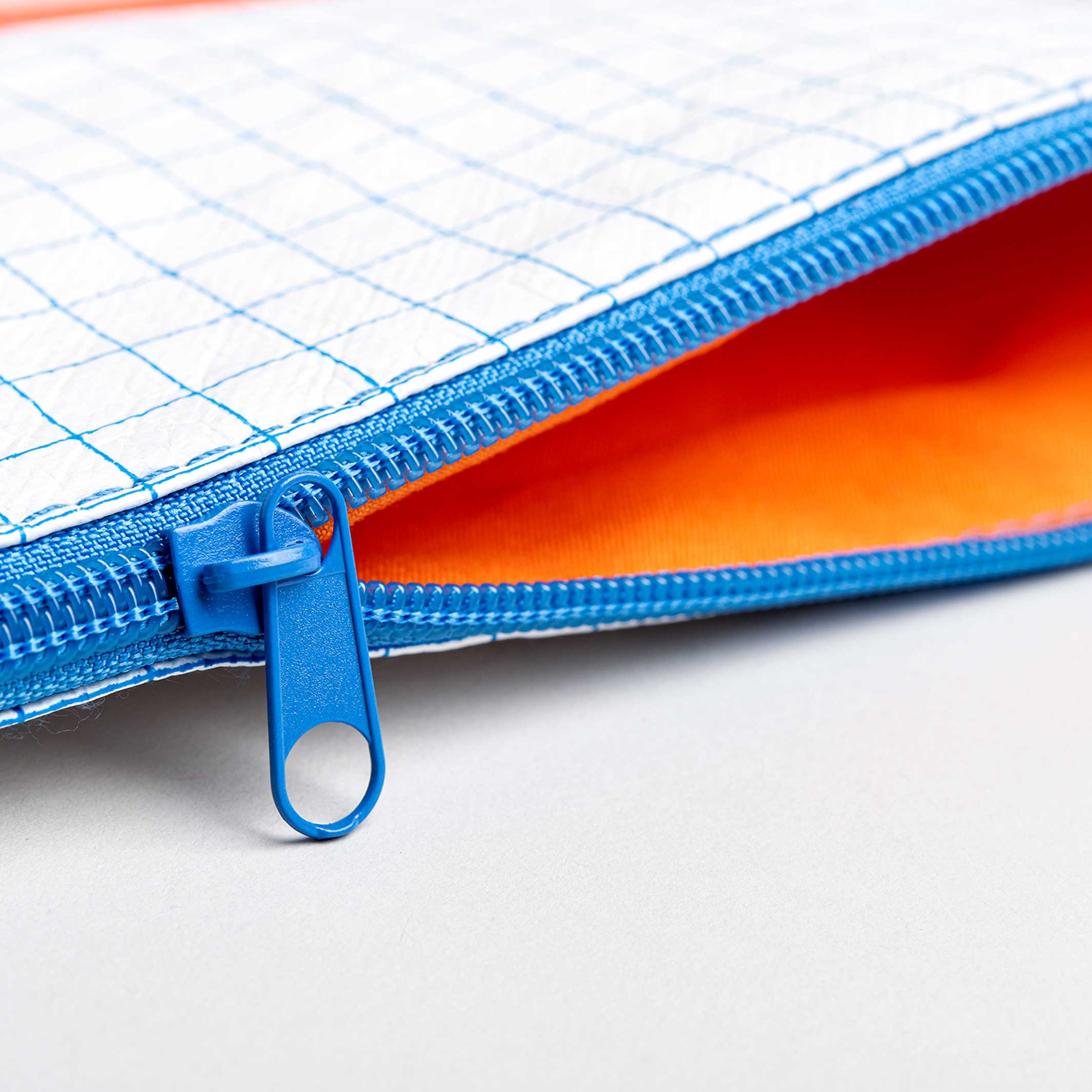 Organizer Pouch – Tyvek · 25x18 cm | Somewhere