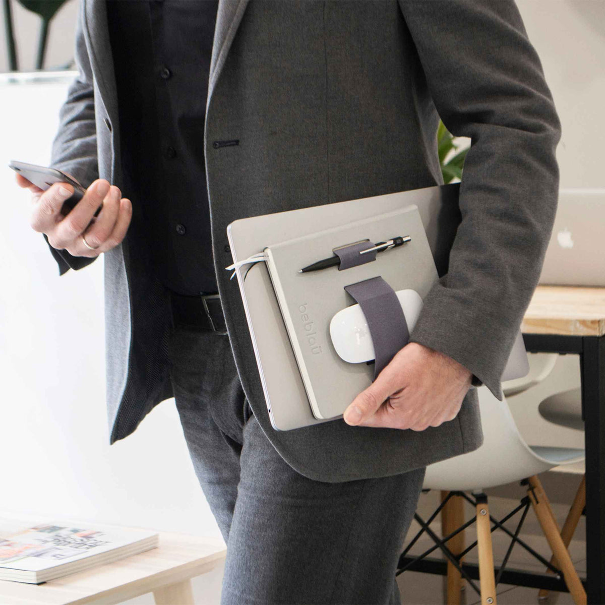 FLEX Light Grey - CARNET avec bande ORGANIZER gris foncé intégrée - 18x18 cm | bleu