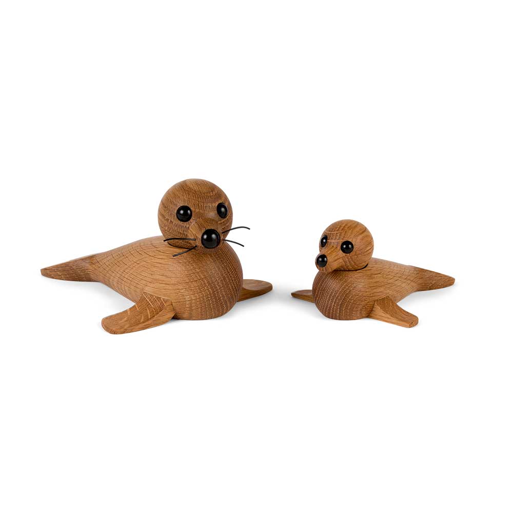 Wooden Figure Baby Seal – Oak · L 13 cm | Spring Copenhagen