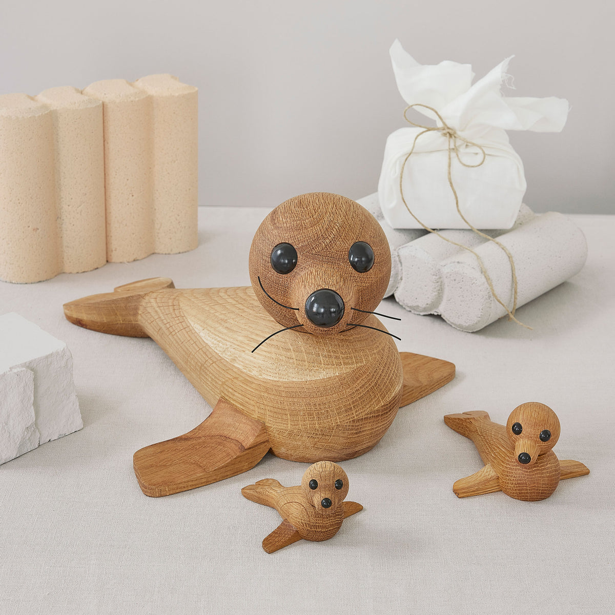 Wooden Figure Anaana XL – Oak · 35 cm | Spring Copenhagen