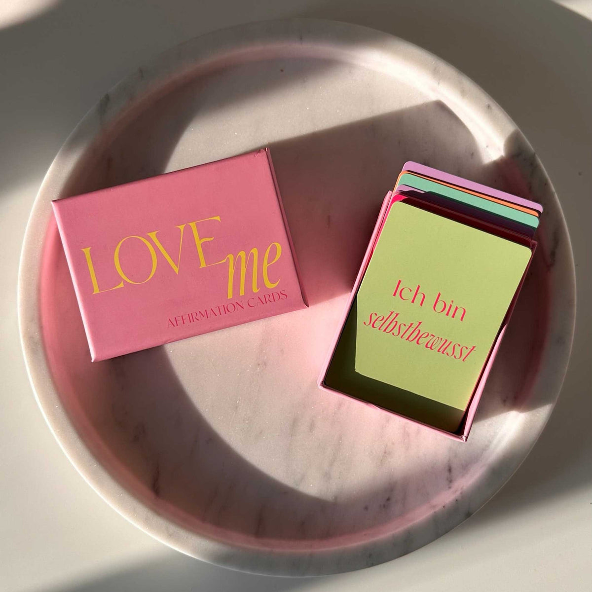 LOVEme Affirmationskarten - 60 kraftvolle Aussagen & positive Ermutigungen - Deutsch | Elena Miller