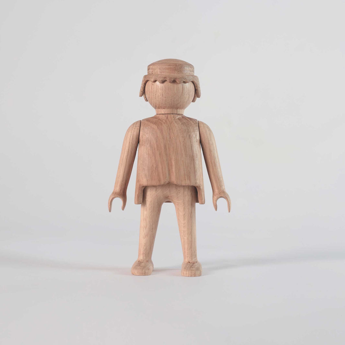 Playmobil-figur i træ, mand, stor – eg · 25 cm | boyhood