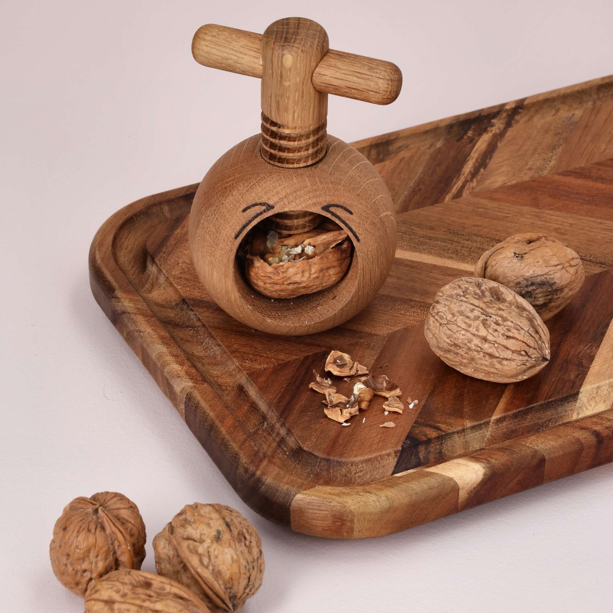 CRUSH - Wooden Nutcracker - mencke&vagnby | Spring Copenhagen