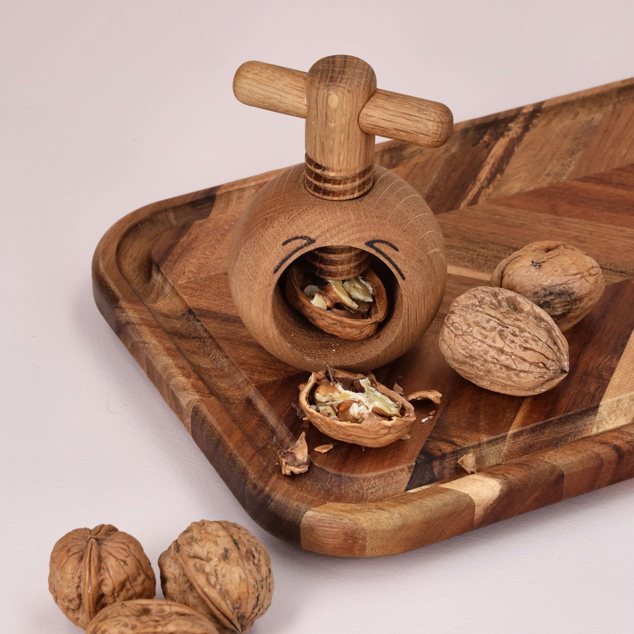 CRUSH - Wooden Nutcracker - mencke&vagnby | Spring Copenhagen