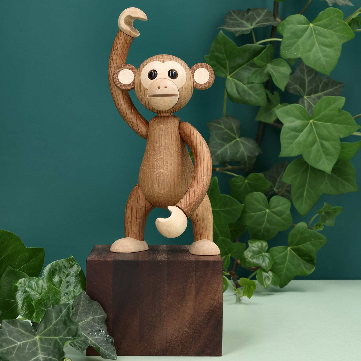 Wooden Monkey Mojo Large – Oak · 15 cm | Spring Copenhagen