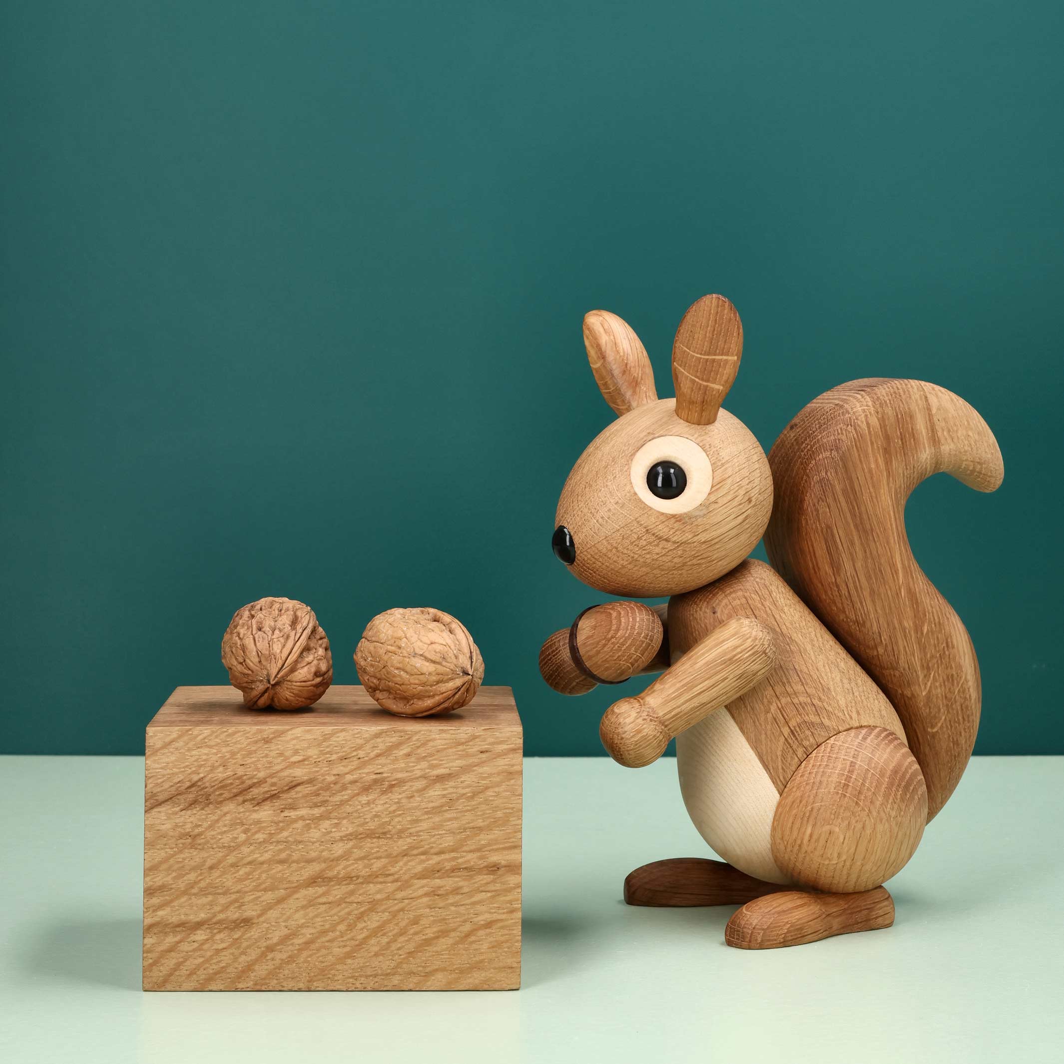 HONEY - großes Eichhörnchen - hölzerne Dekofigur 19 cm hoch | Chresten Sommer | Spring Copenhagen