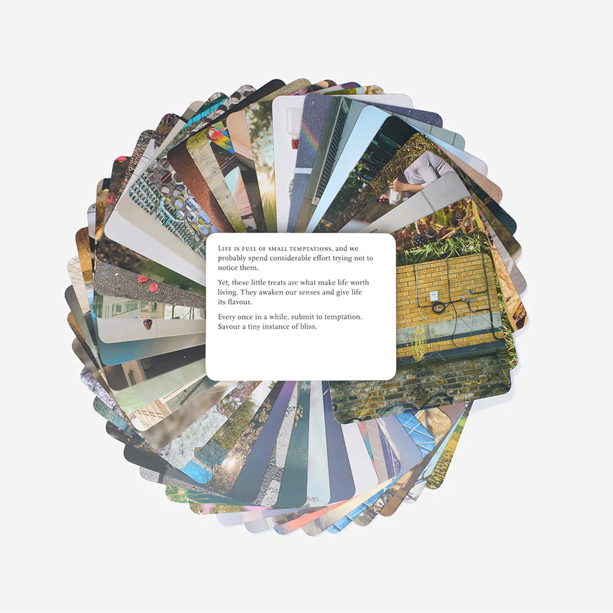 EVERYDAY WONDER - Card set with 60 cards - English Edition | The School of Life