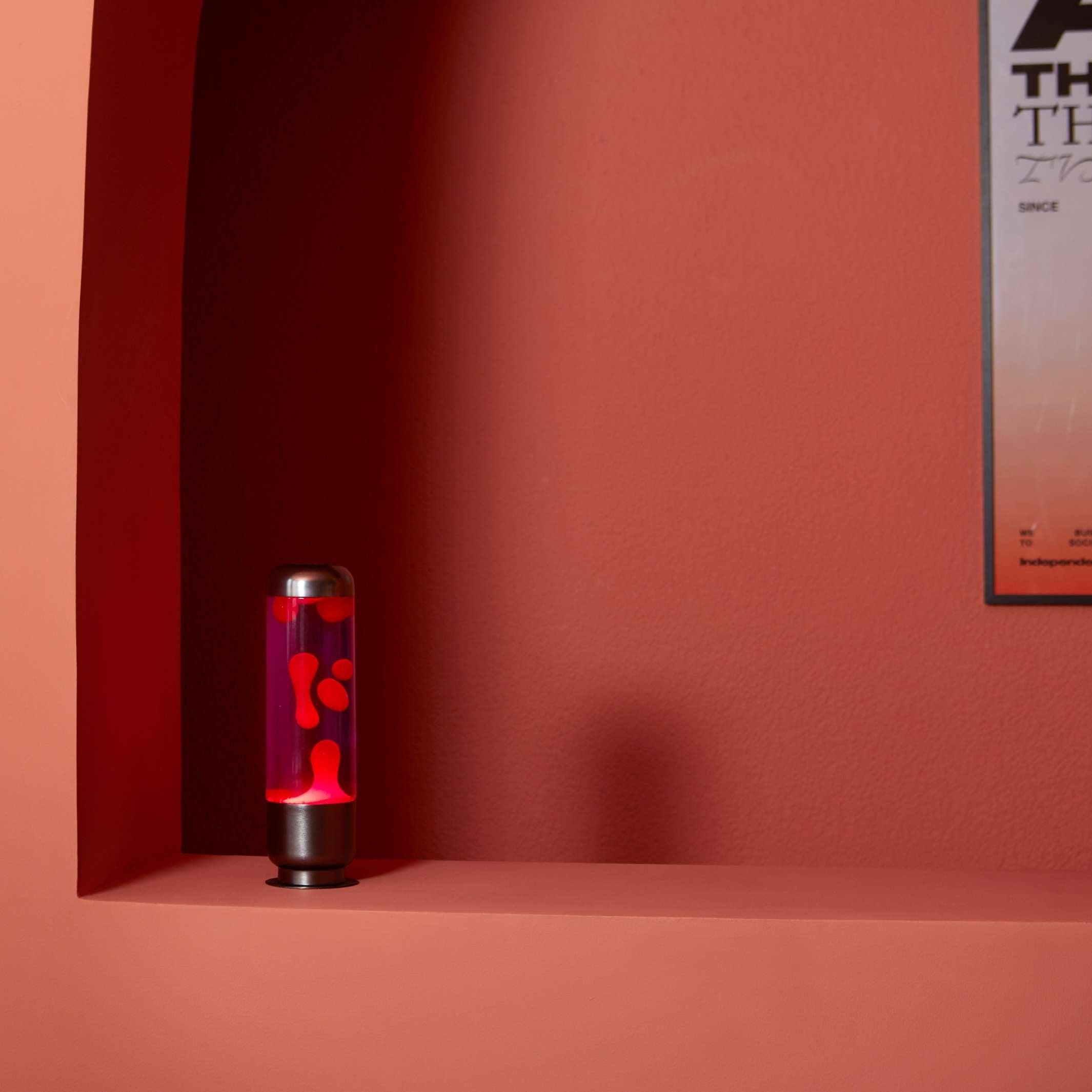 CAPSULE - Lavaleuchte - Alu-Basis rote Lava H=35cm - Lucid | Balvi