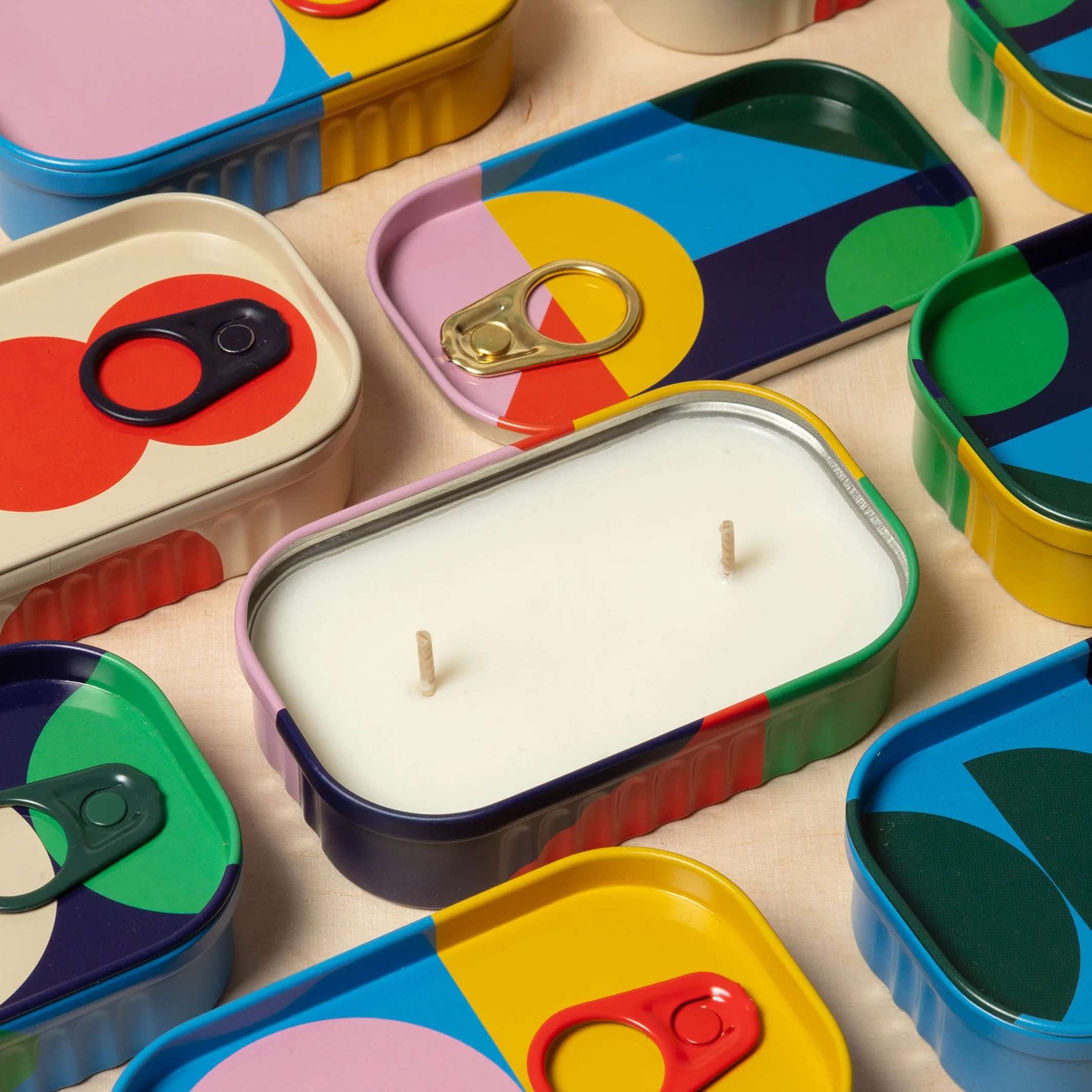 CANDLE LOVER - Tinned Goods - Schwarzer Granatapfel Soja Kerze | Block Design