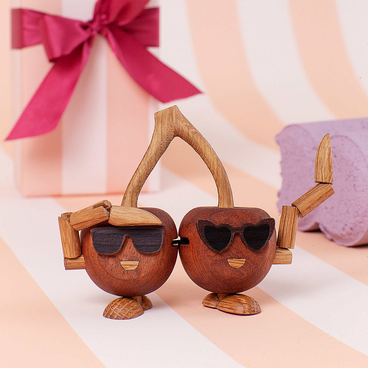 Træfigur Woodies "Cha-Cha Cherries" – 9 cm | Spring Copenhagen