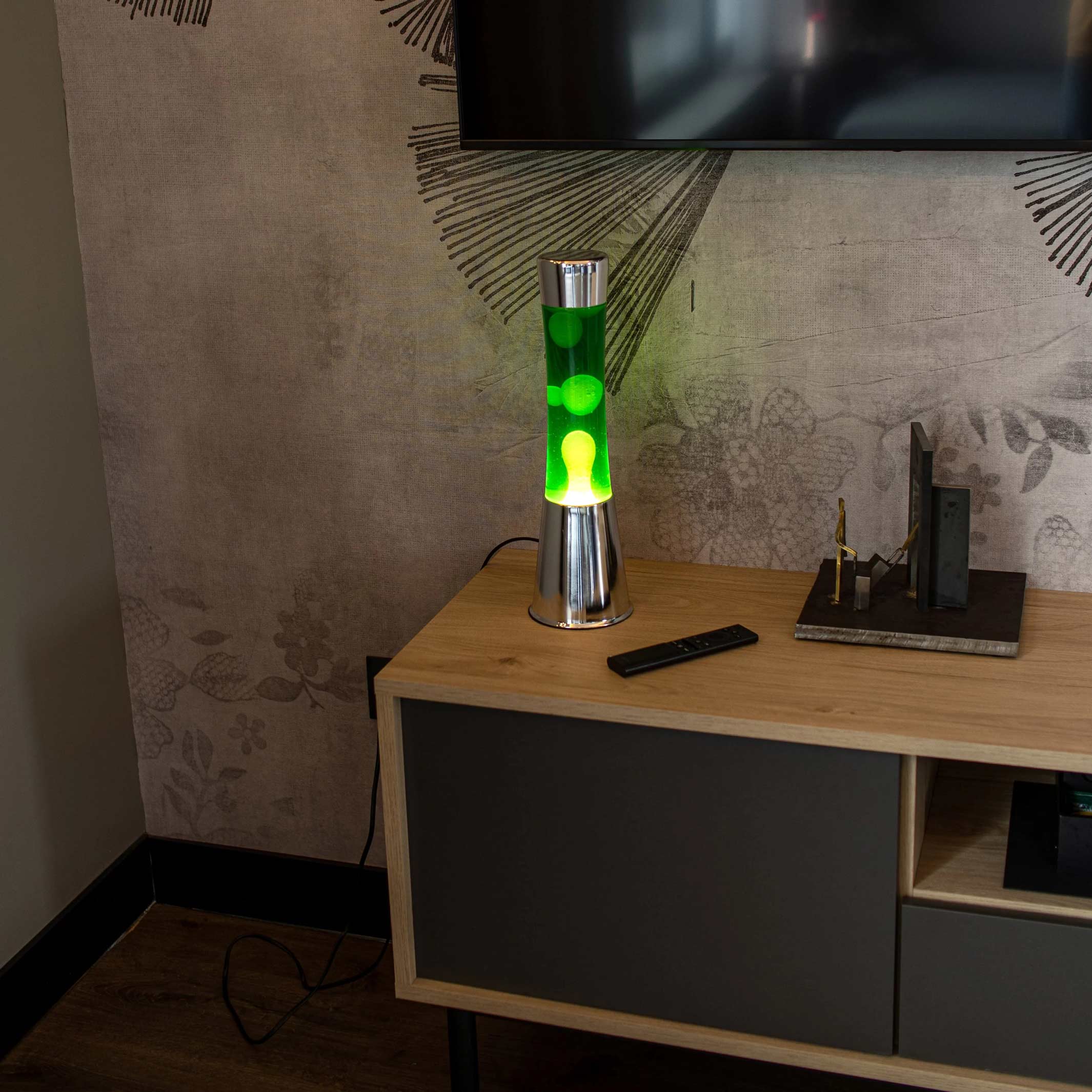 Lavalampe Tower – Chrom · Grüne Lava · Retro · 39,5 cm | Fisura · Tischlampe