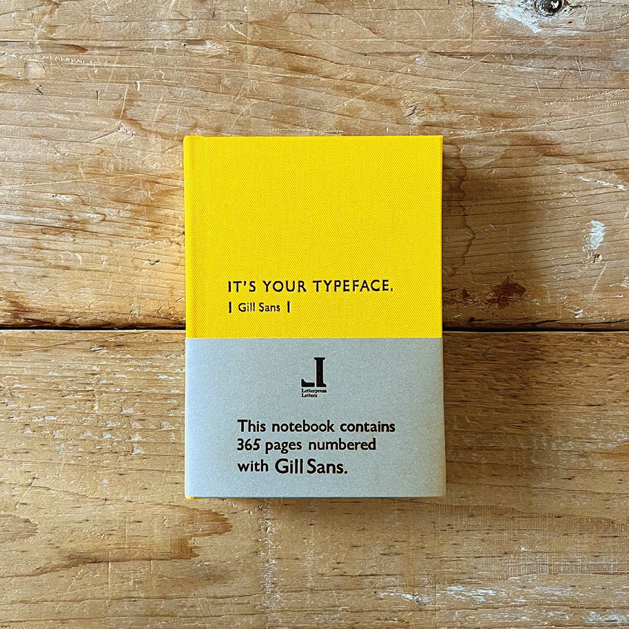 Notizbuch Typeface Gill Sans – Letterpress, A6 Gelb, Japan | Tomigaya · Geschenk Design