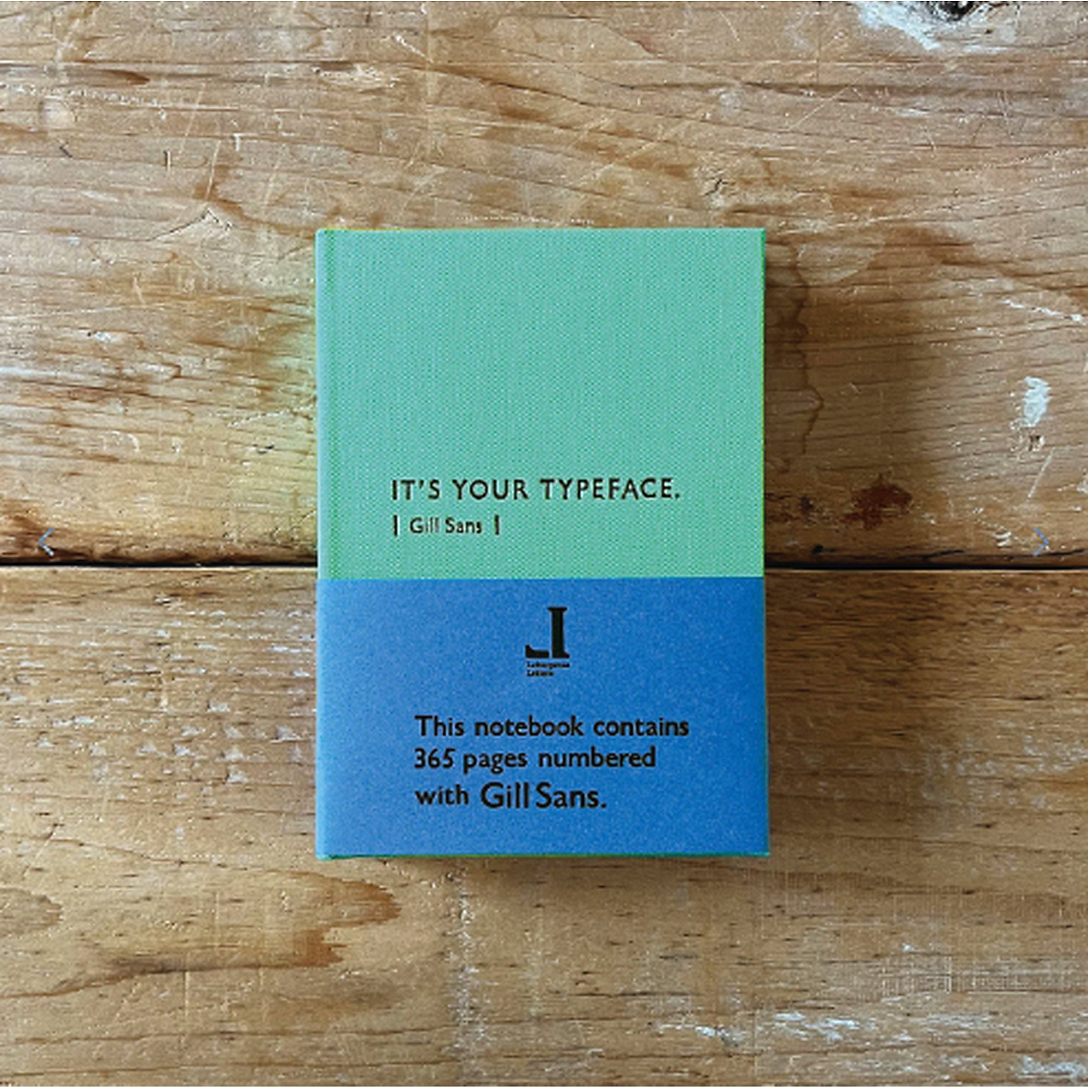Notizbuch Typeface Gill Sans – Letterpress, A6 Hellgrün, Japan | Tomigaya · Geschenk Design