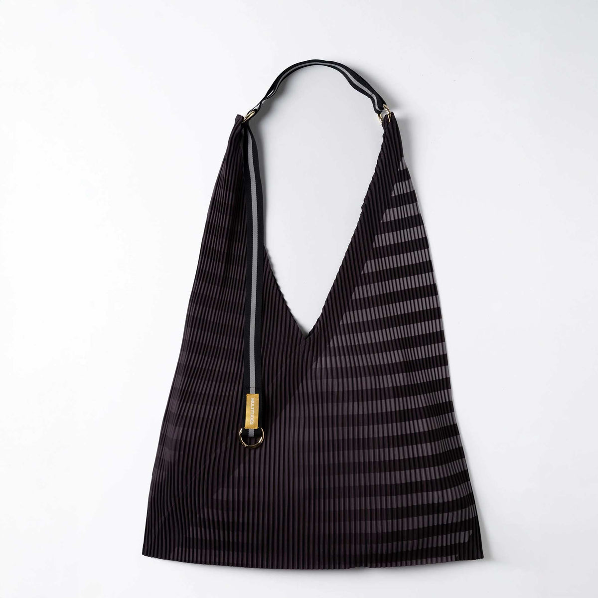 Y-Bag Claudia – Black · Pleated Satin · 30 × 60 cm | Multitudes