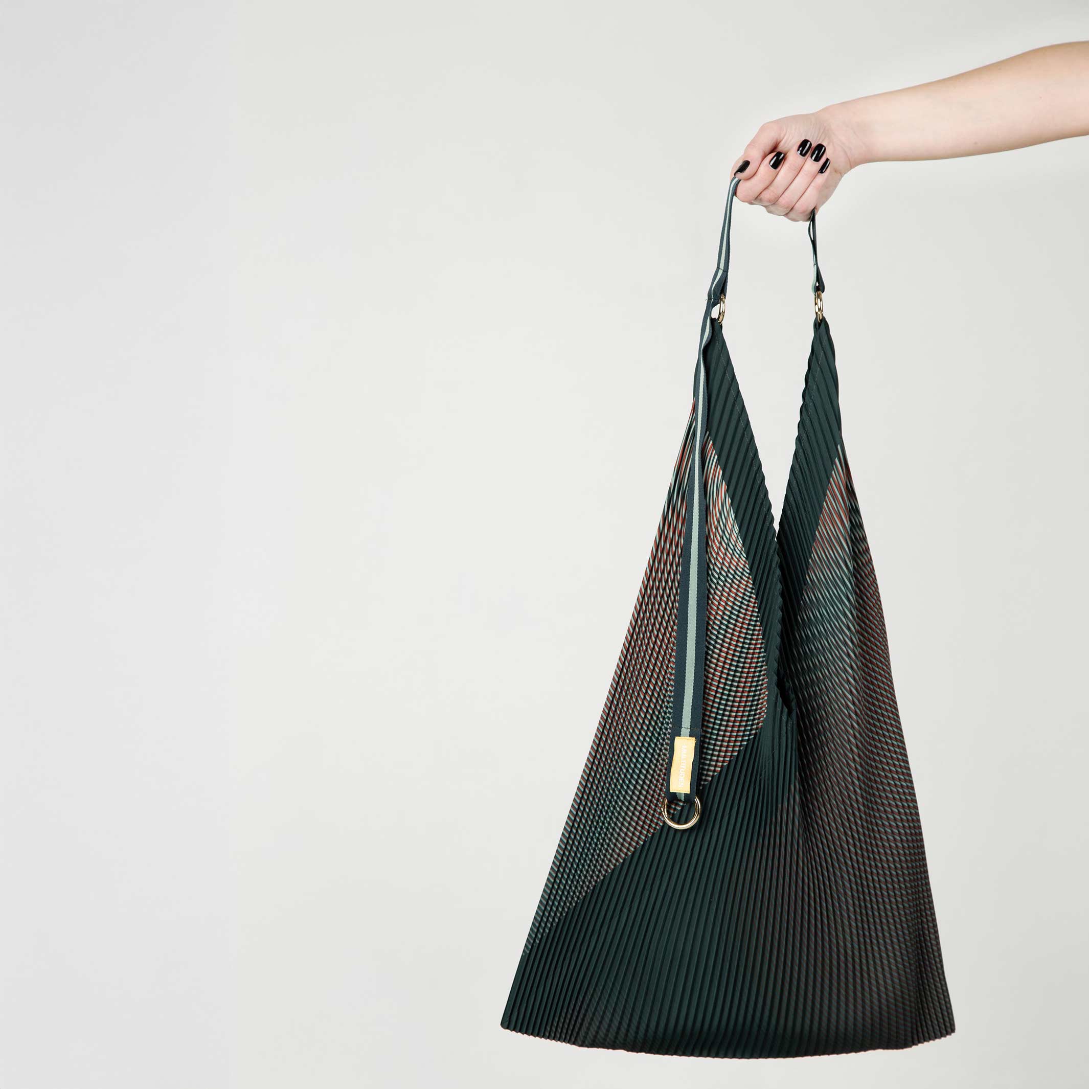 Y-Bag Isabella Green – Pleated Satin, 30 × 60 cm | Multitudes