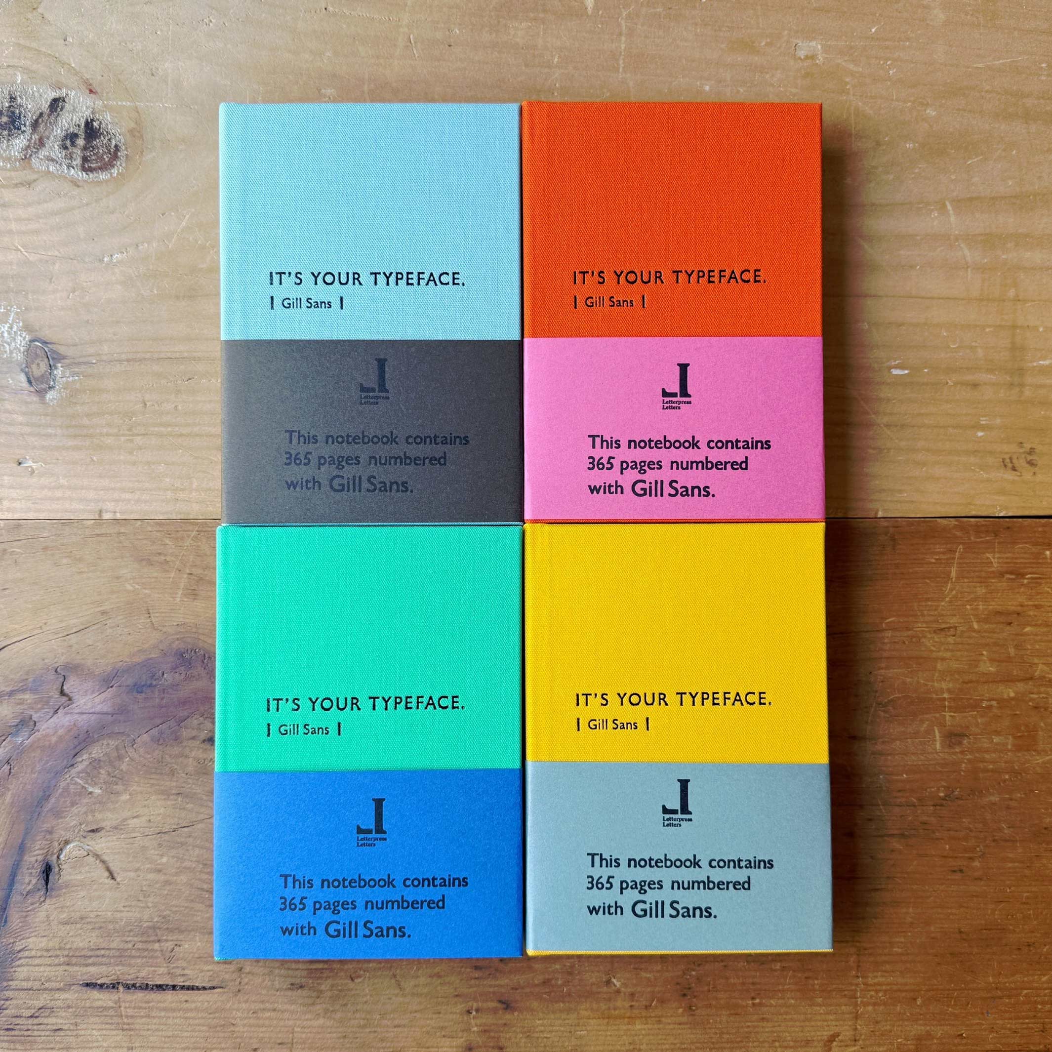Notizbuch Typeface Gill Sans – Letterpress, A6 Hellgrün, Japan | Tomigaya · Geschenk Design