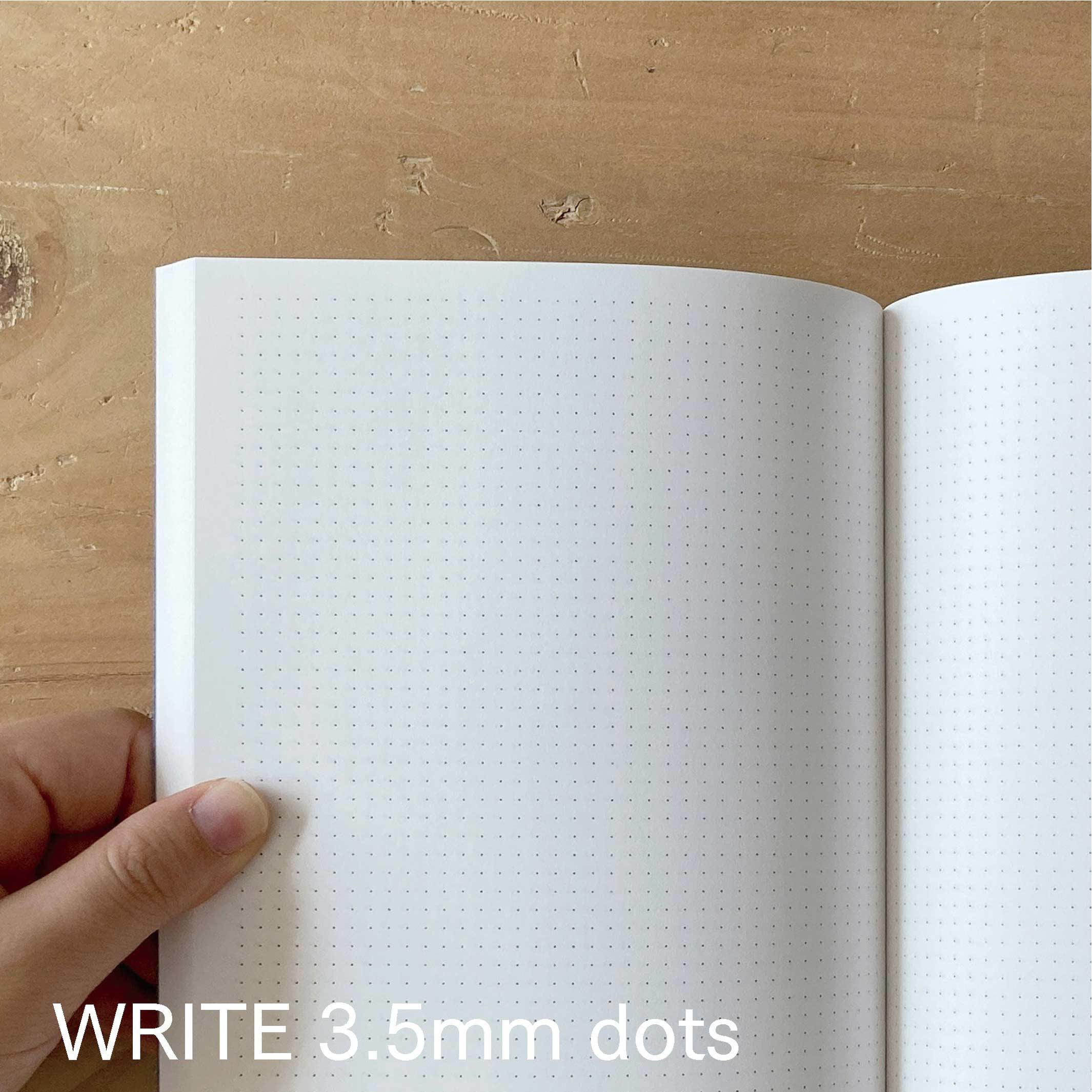 Notizbuch Write Random – Letterpress, A5, Punktraster | Tomigaya