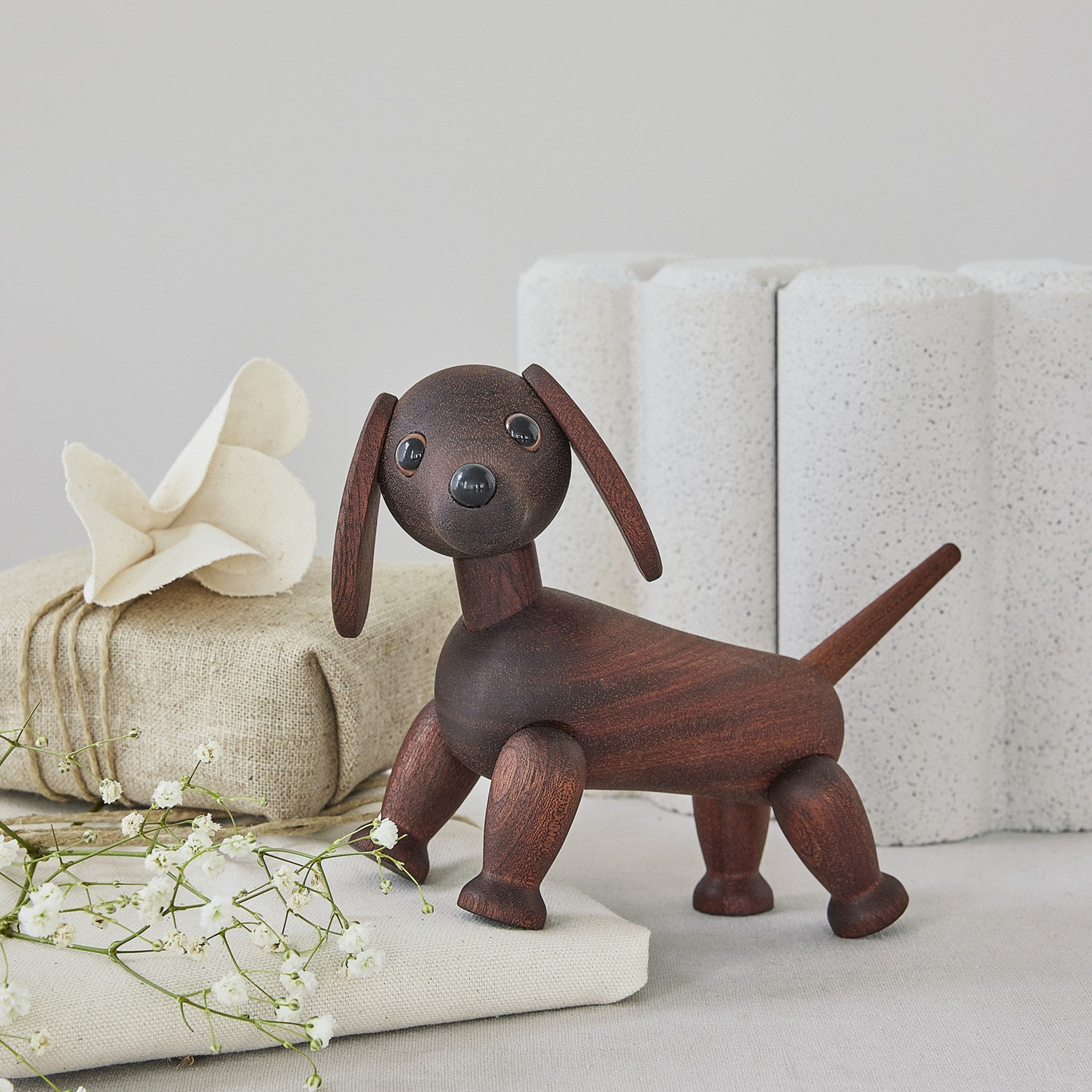 Holz-Dackel Quick Klein – Mahagoni · 12 cm | Spring Copenhagen