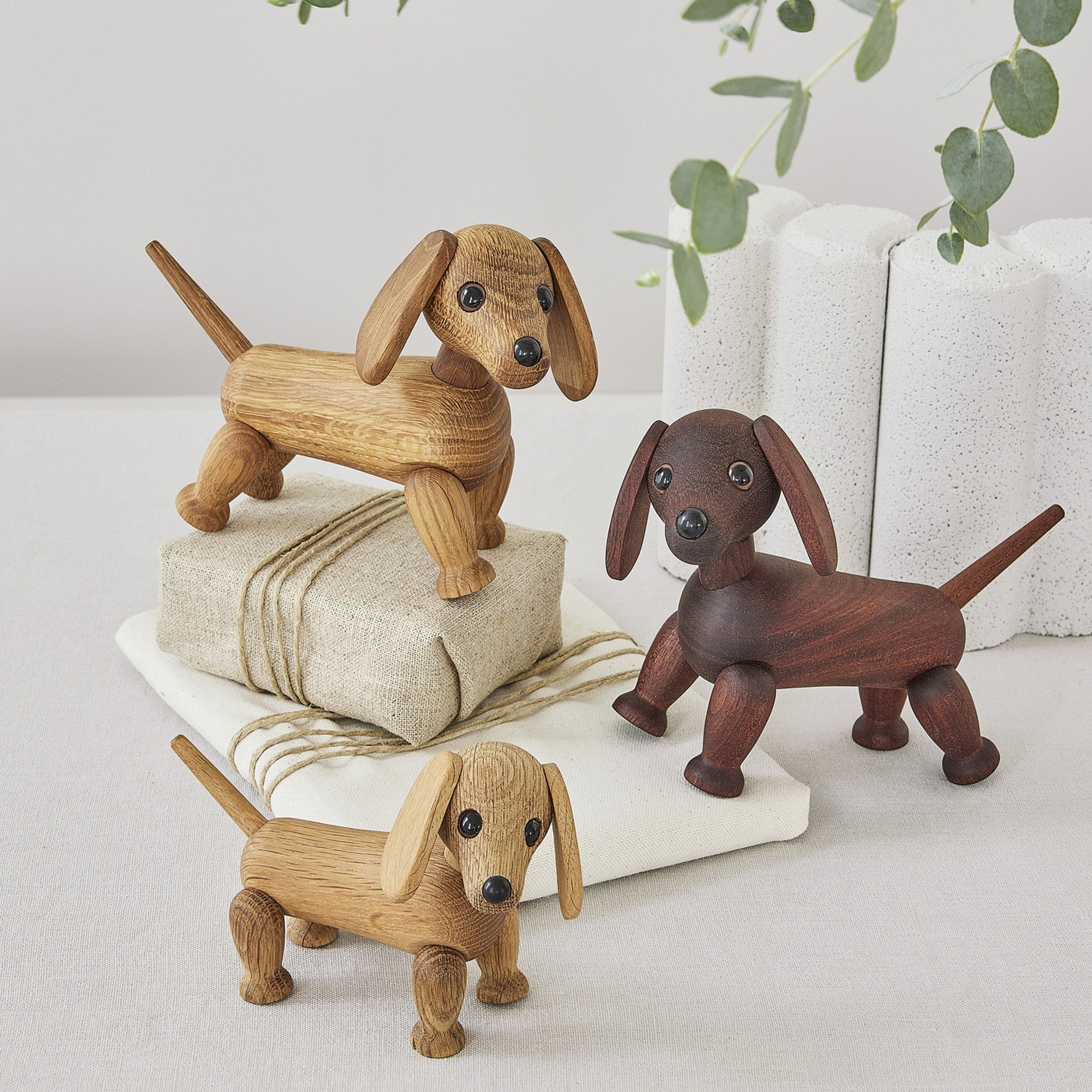 Holz-Dackel Quick Klein – Mahagoni · 12 cm | Spring Copenhagen