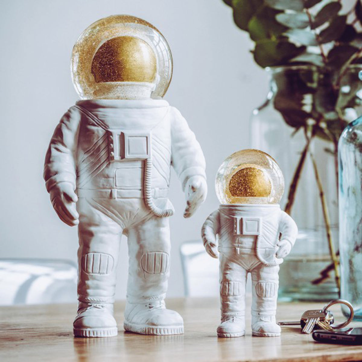 SUMMERGLOBE THE GIANT ASTRONAUT | Large ASTRONAUT with GLITTER BALL | Donkey Products