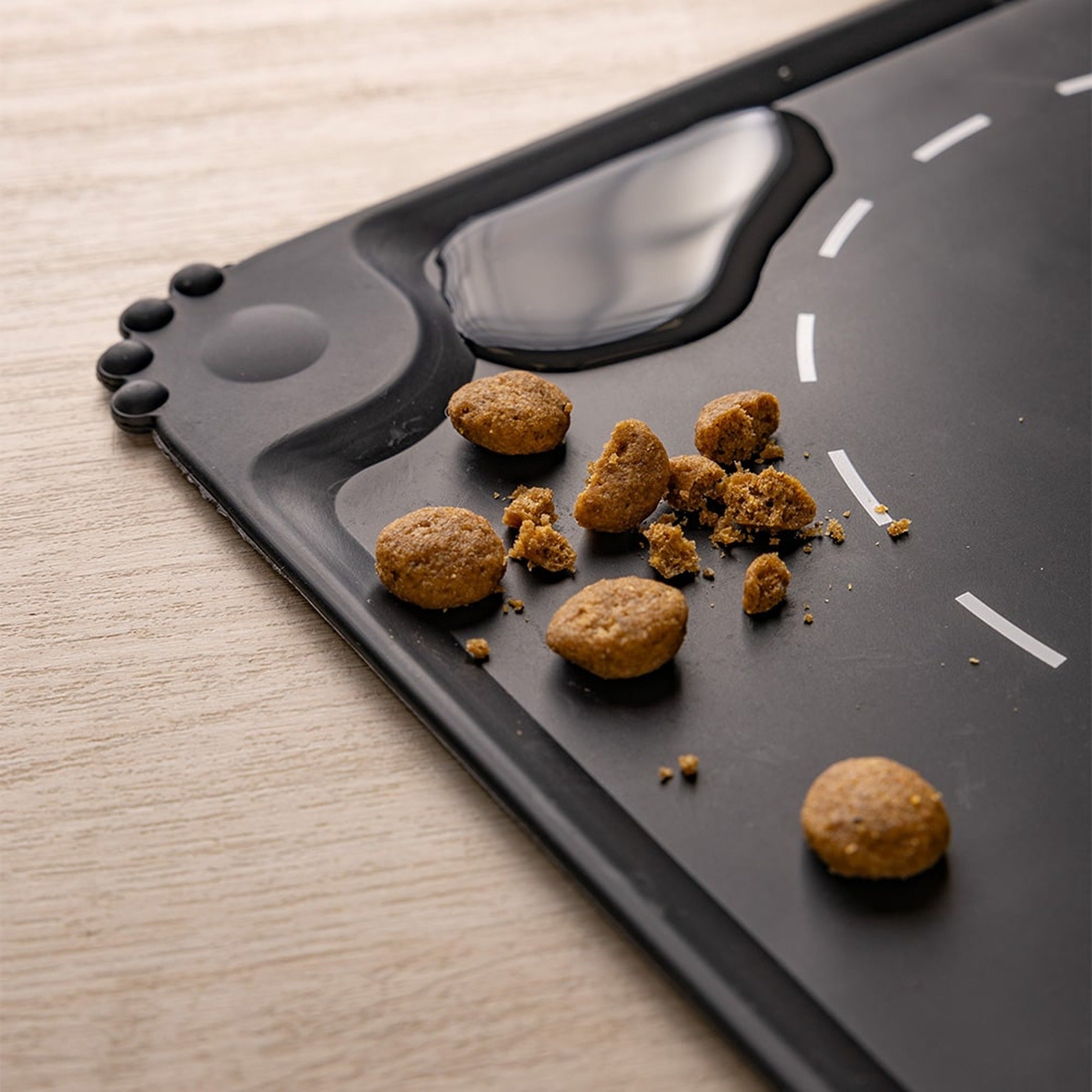 Napfunterlage "always the same food" – Silikon · 50 × 27 cm | Fisura