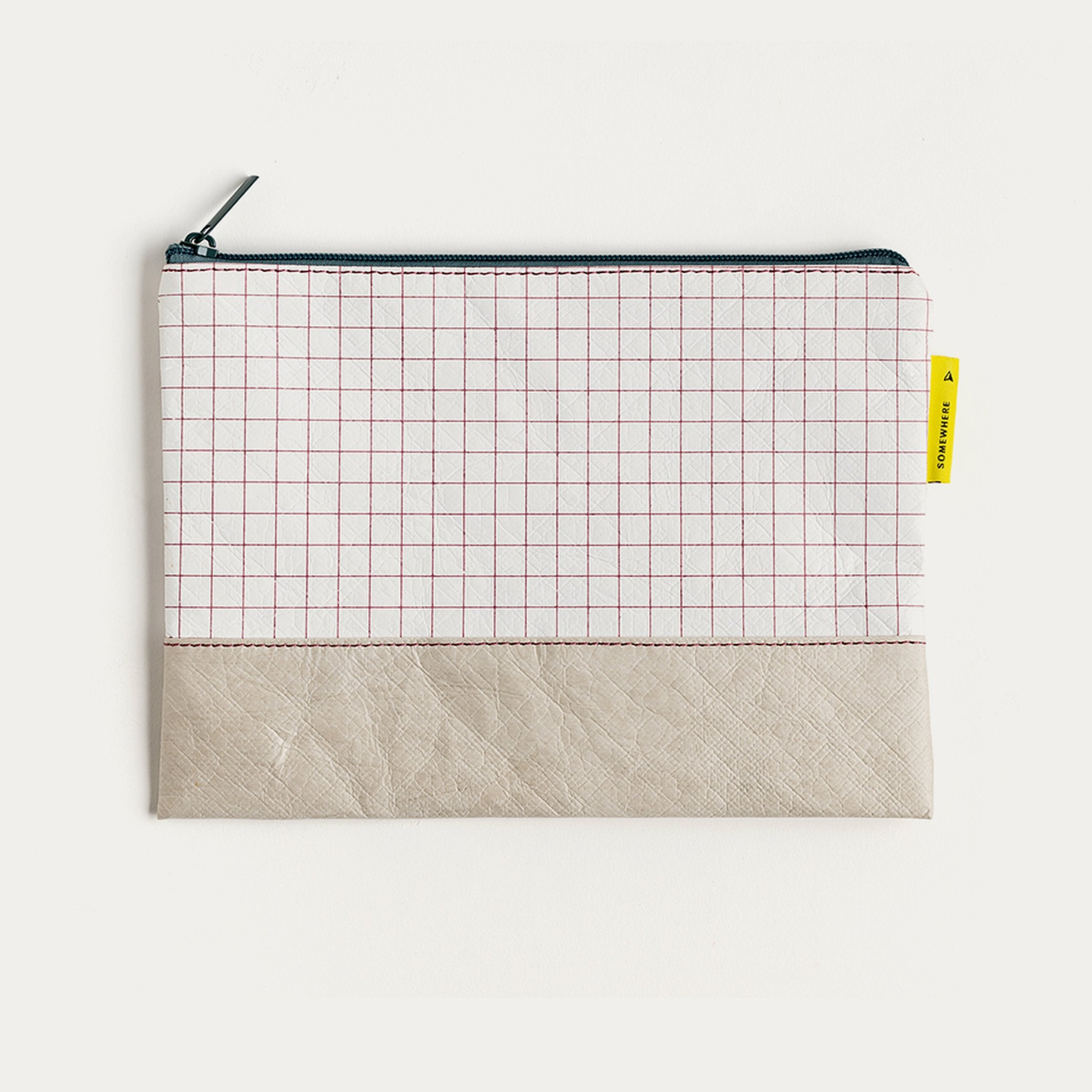 Organizer Pouch – Grey · Tyvek · 25x18 cm | Somewhere