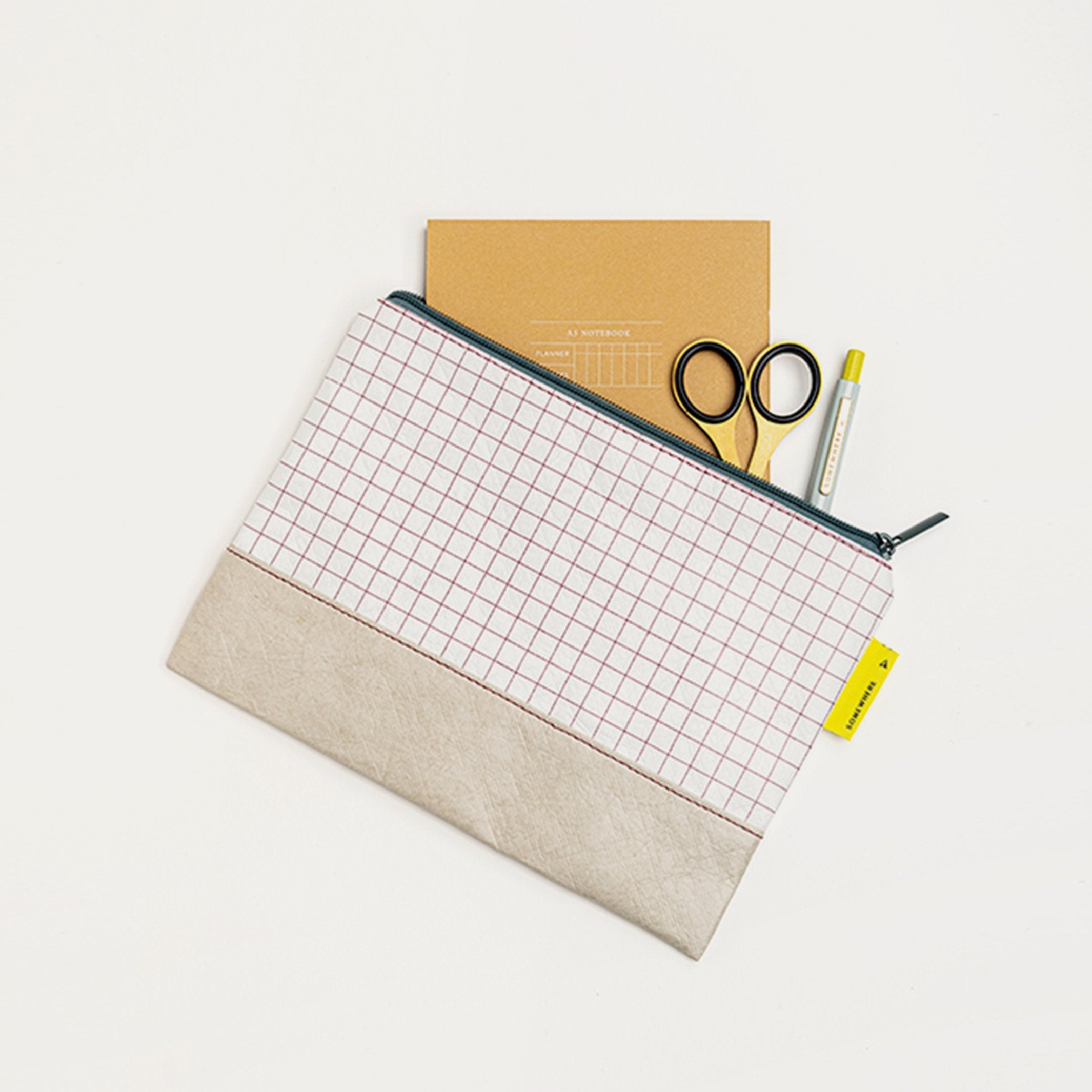 Organizer Pouch – Grey · Tyvek · 25x18 cm | Somewhere