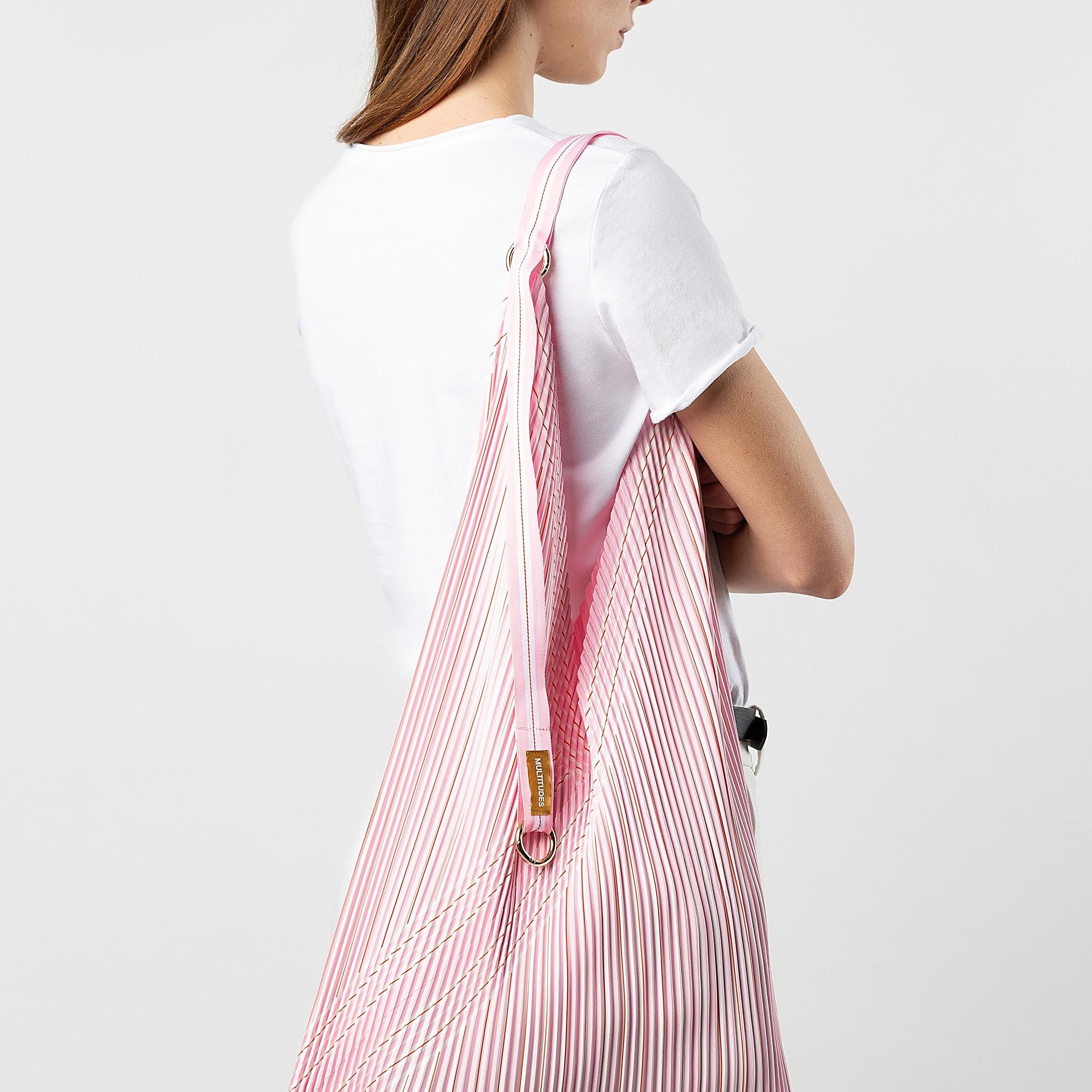 Y-Tasche Uma – Plissee-Satin · 30 × 60 cm | Multitudes