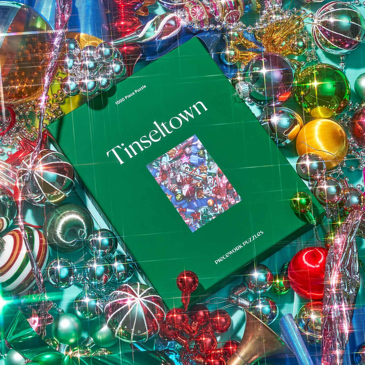 Weihnachtspuzzle "Tinseltown" – 1000 Teile · 49 × 68 cm | Piecework