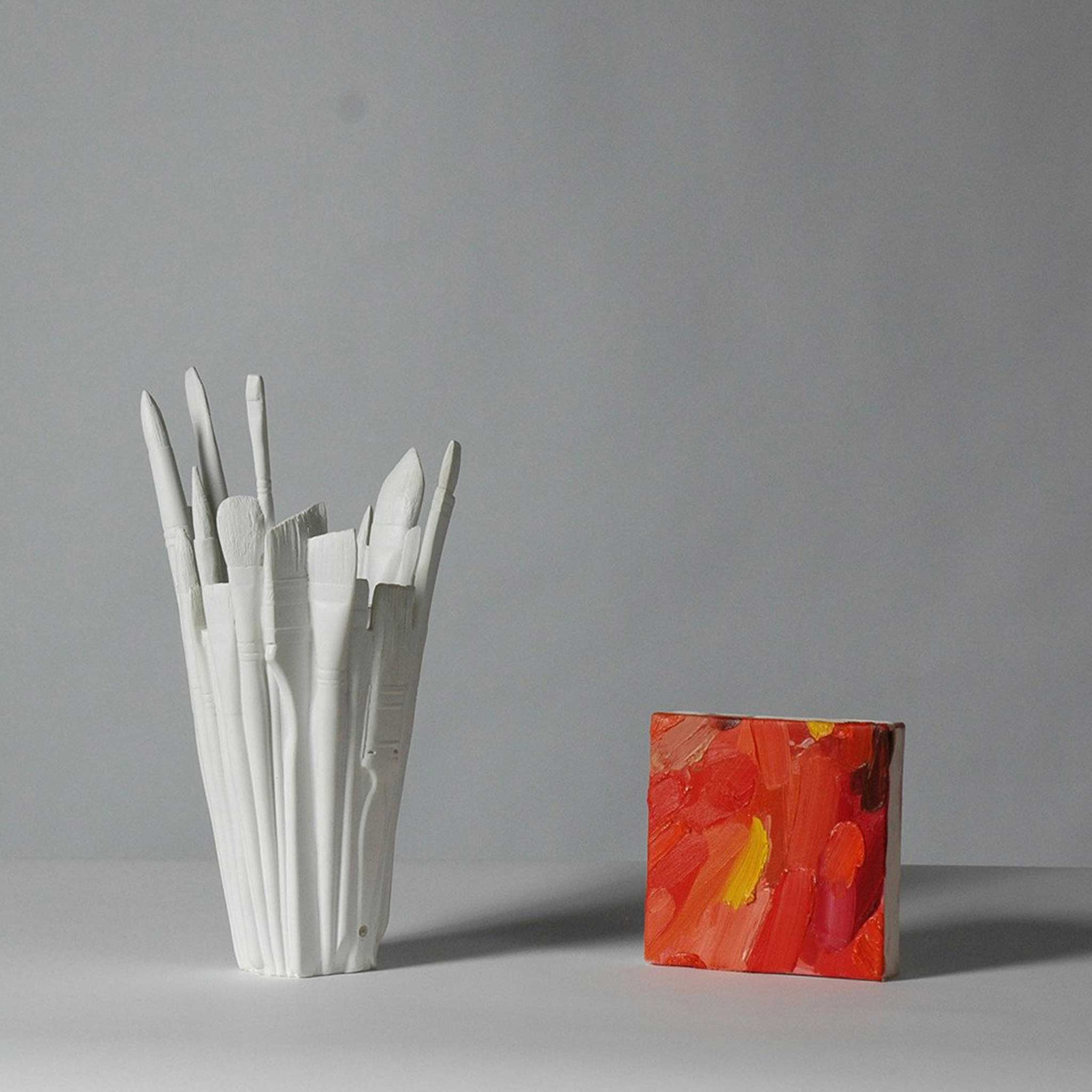 VASE À PINCEAU | VASE À FLEURS ET RÉCIPIENT en BROSSES | Harry Allen | Sont conscients
