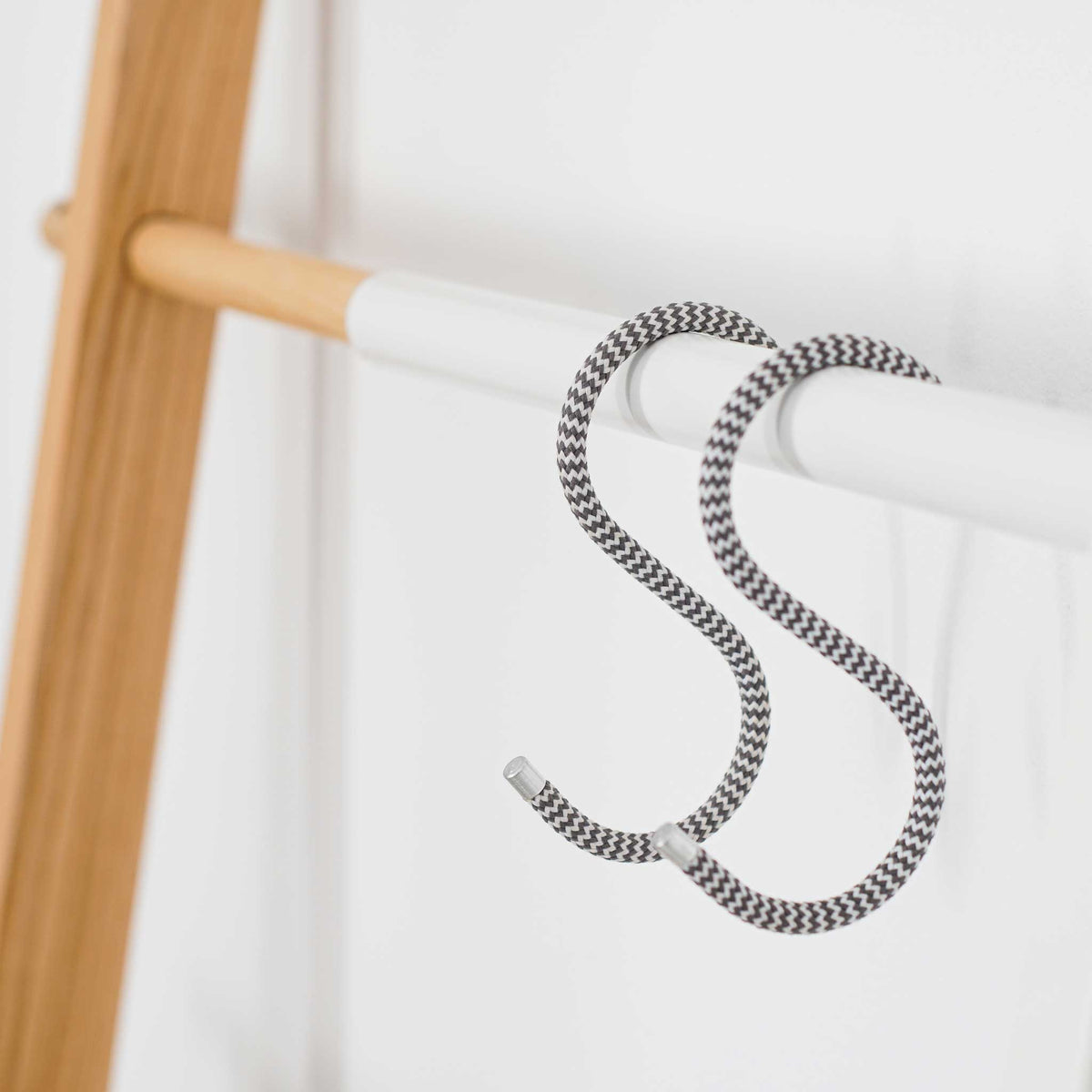 S-Haken "Cord Hook" – Nylonseil · 12 × 6 cm | Peppermint Products