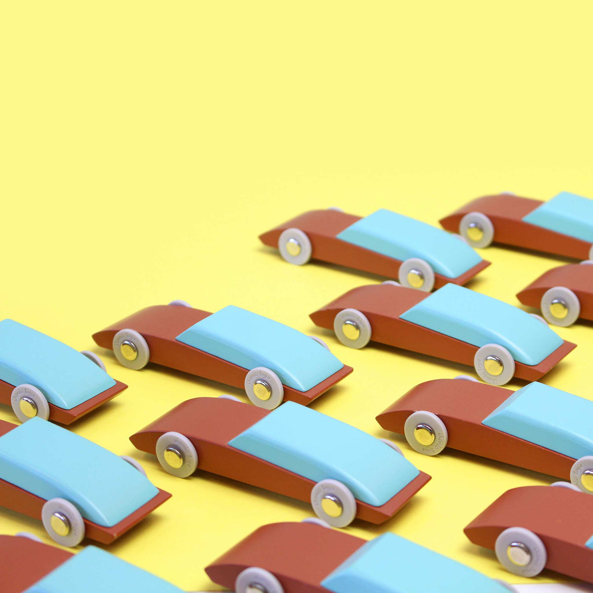 DUOTONE CAR #3 | Design-SPIELZEUGAUTO aus Holz | Floris Hovers | Ikonic