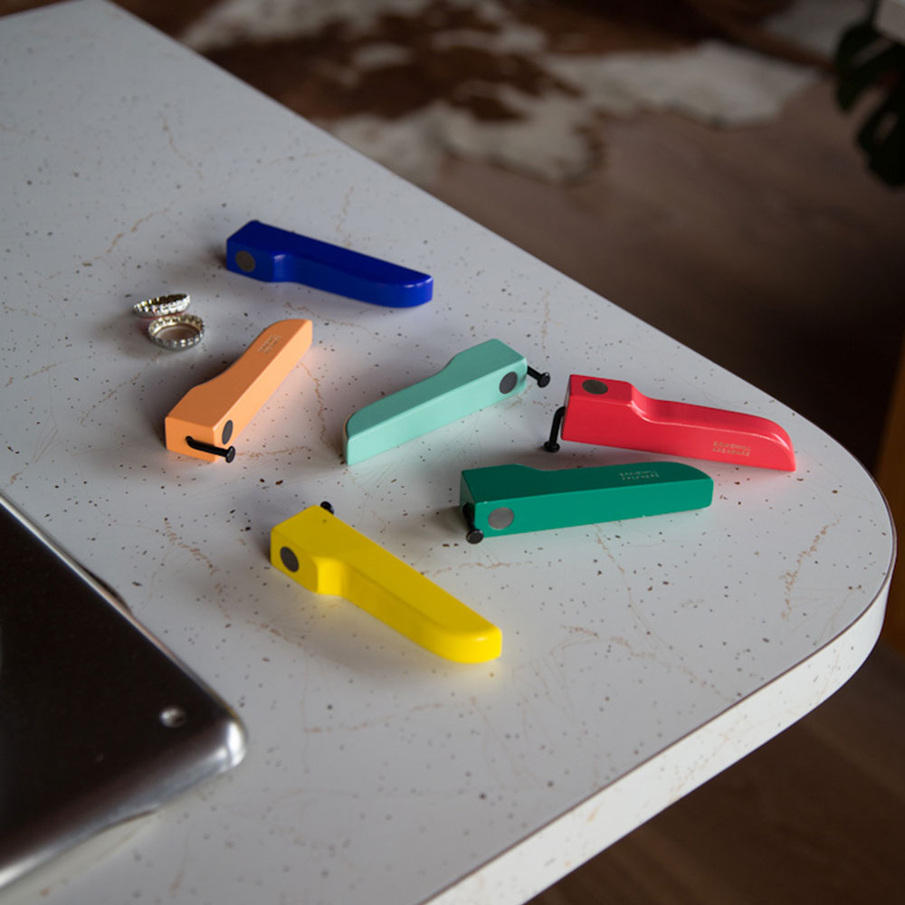 BENT NAIL BOTTLE OPENER - Farbige Flaschenöffner | Brendan Ravenhill | Areaware