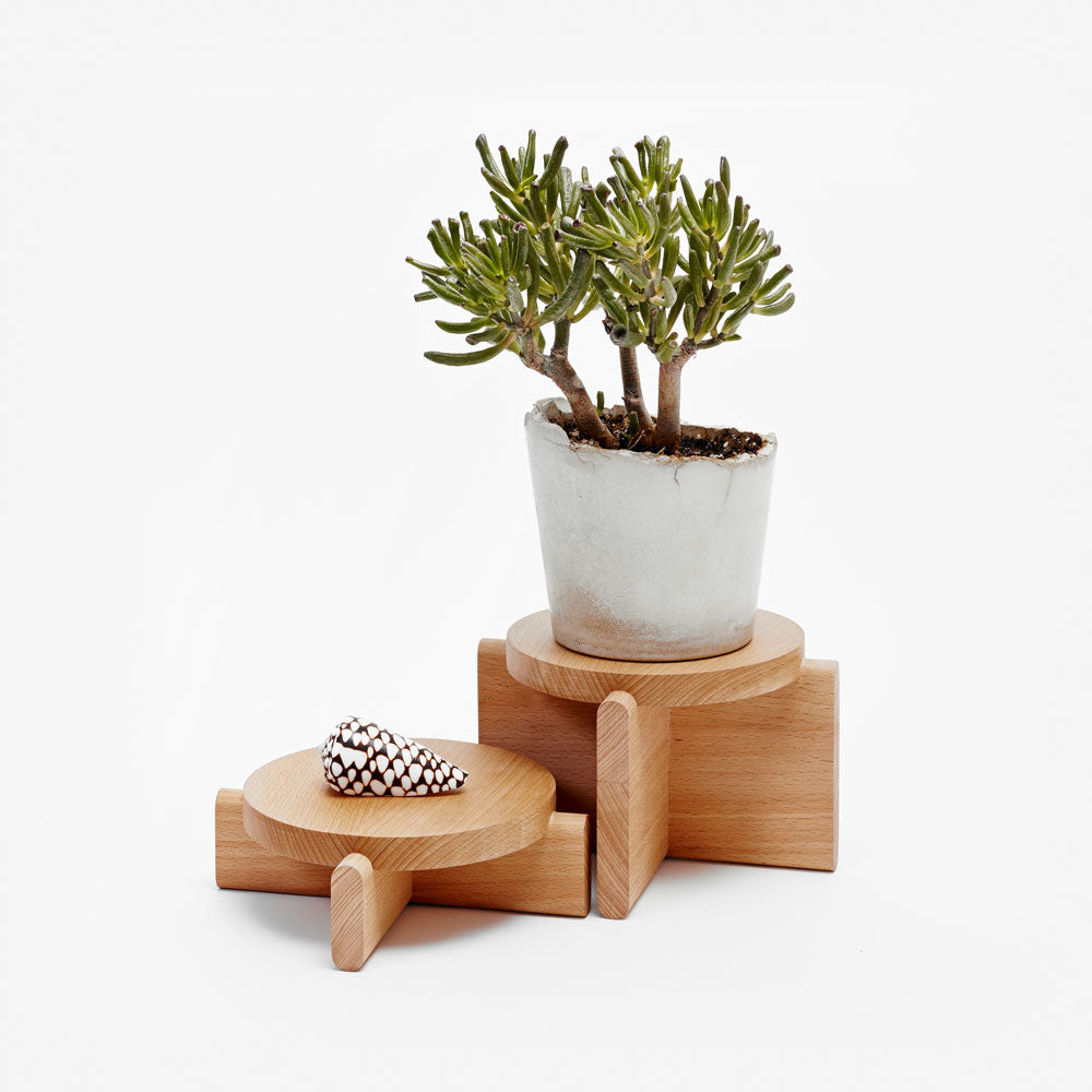 PEDESTALS-Set Natur - Holz-Podeste für Blumen, Statuen,... - 2er Set | Pete Oyler | Areaware