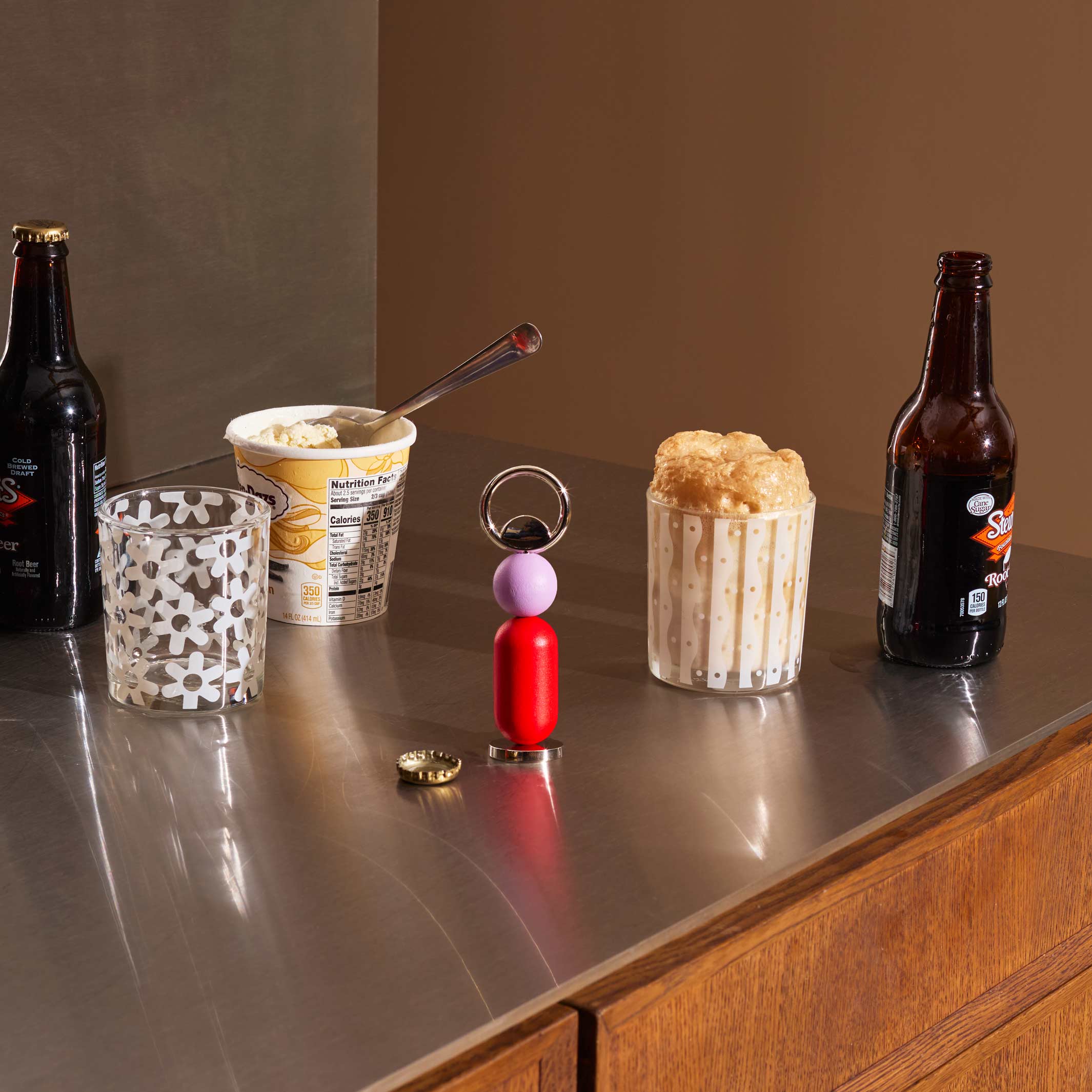 ABACO - lila-roter Flaschenöffner - Joe Doucet | Areaware