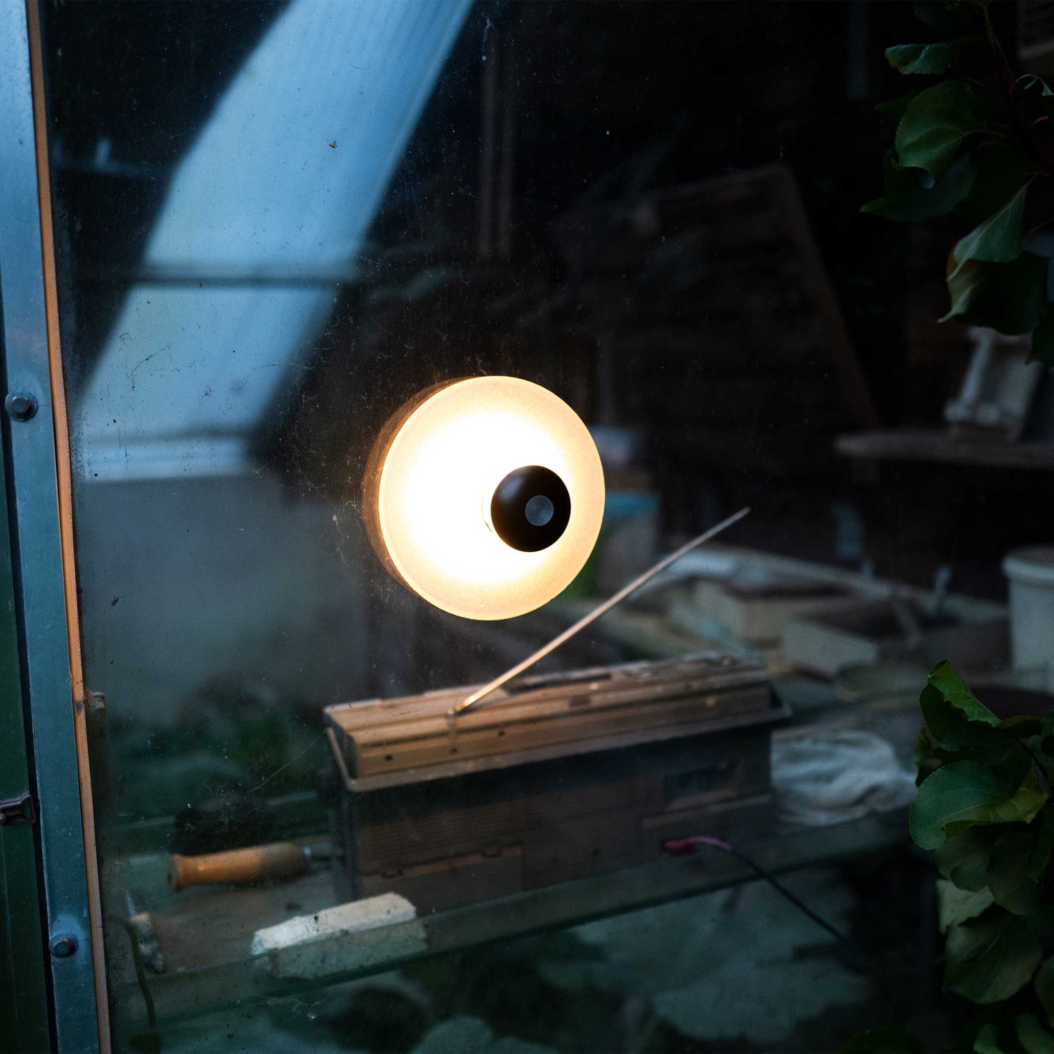 Lampe à piles avec ventouse | Néozoon