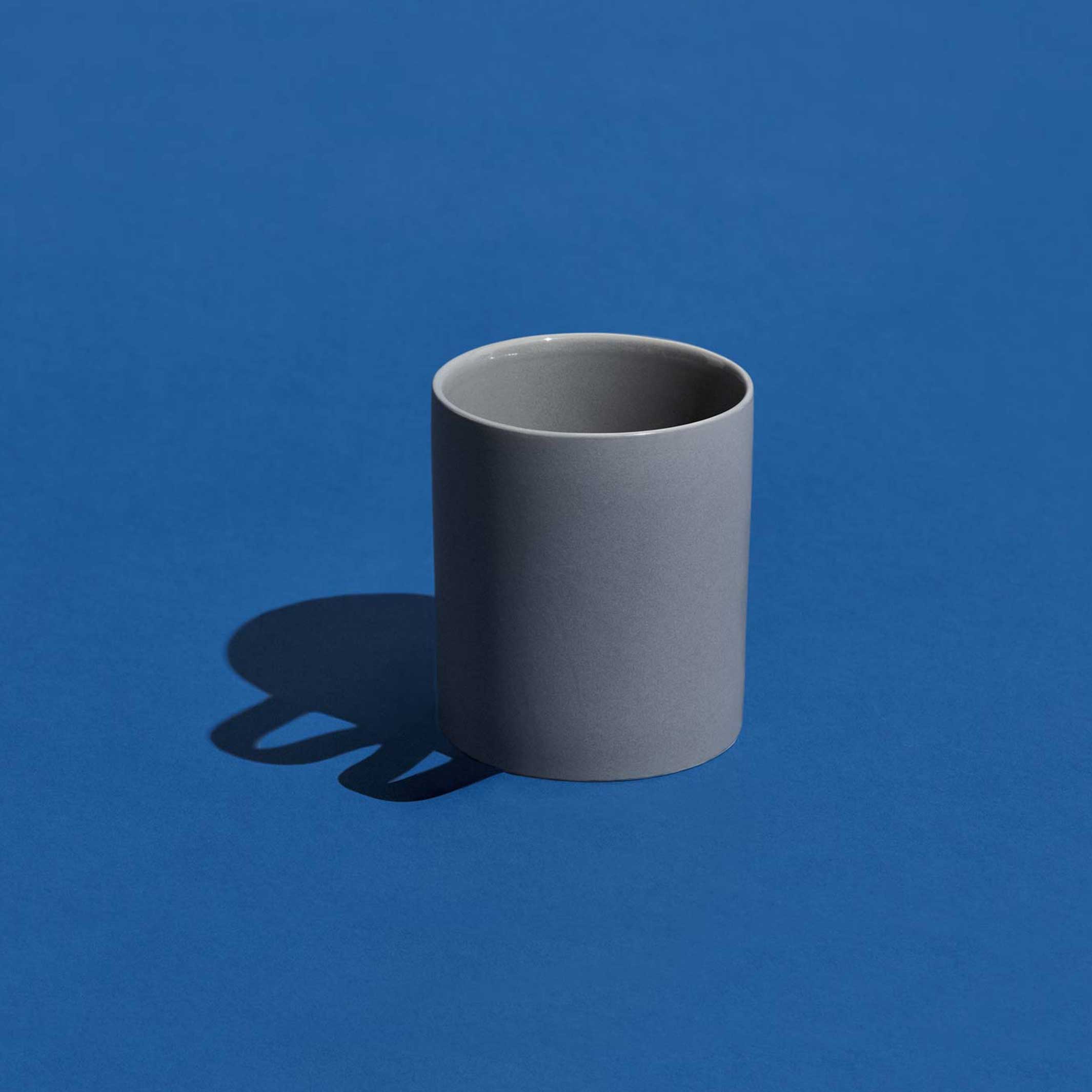 ANNIKA | gray SHAPES MUG | Ian Anderson | Aandersson