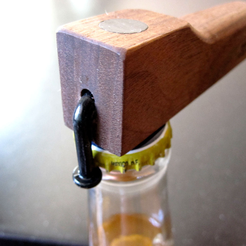 BENT NAIL BOTTLE OPENER | magnetischer FLASCHENÖFFNER | Brendan Ravenhill | Areaware