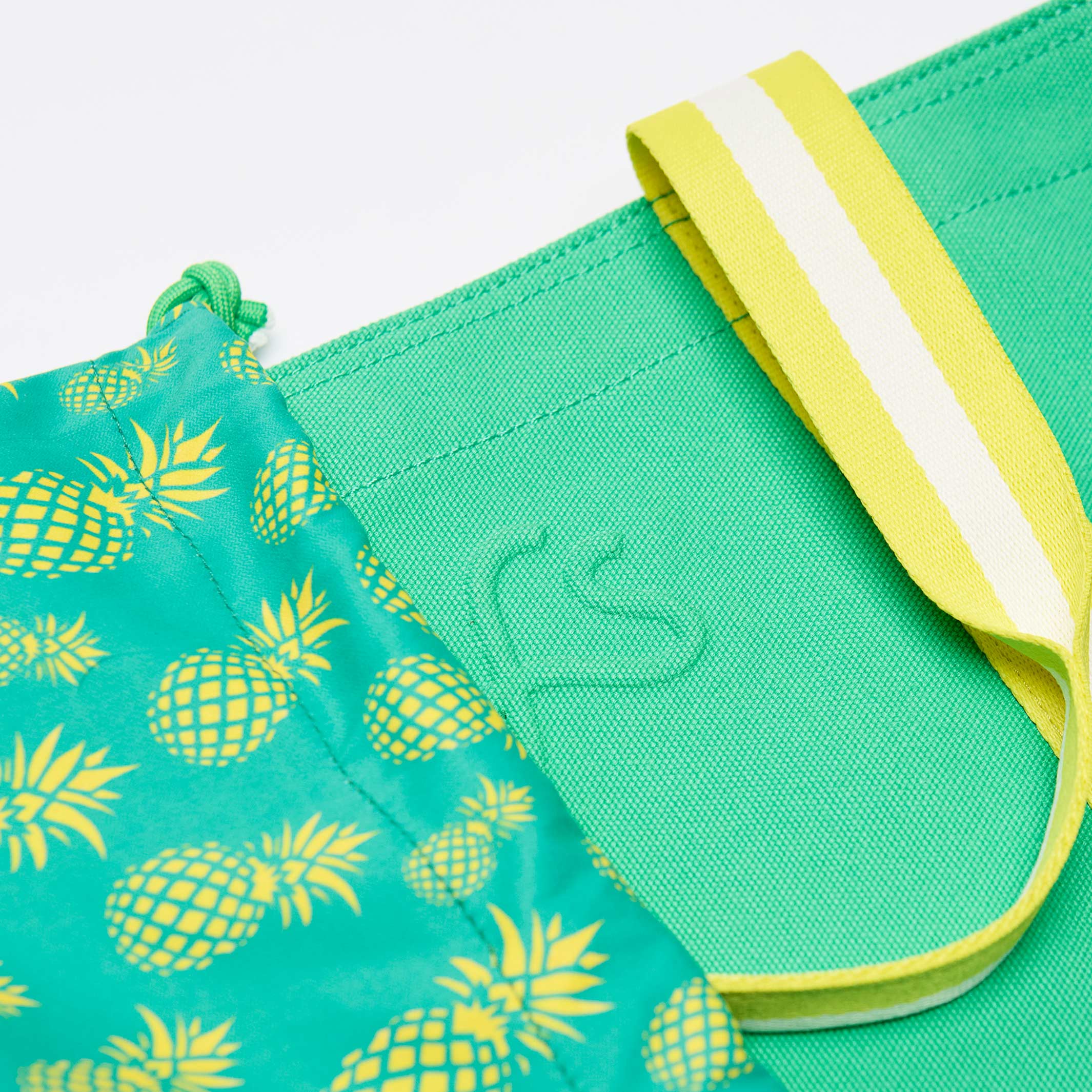 BODHI NOMAD - Grüner Weekender Medium - Reise-Tasche aus recyceltem Segeltuchstoff | farans