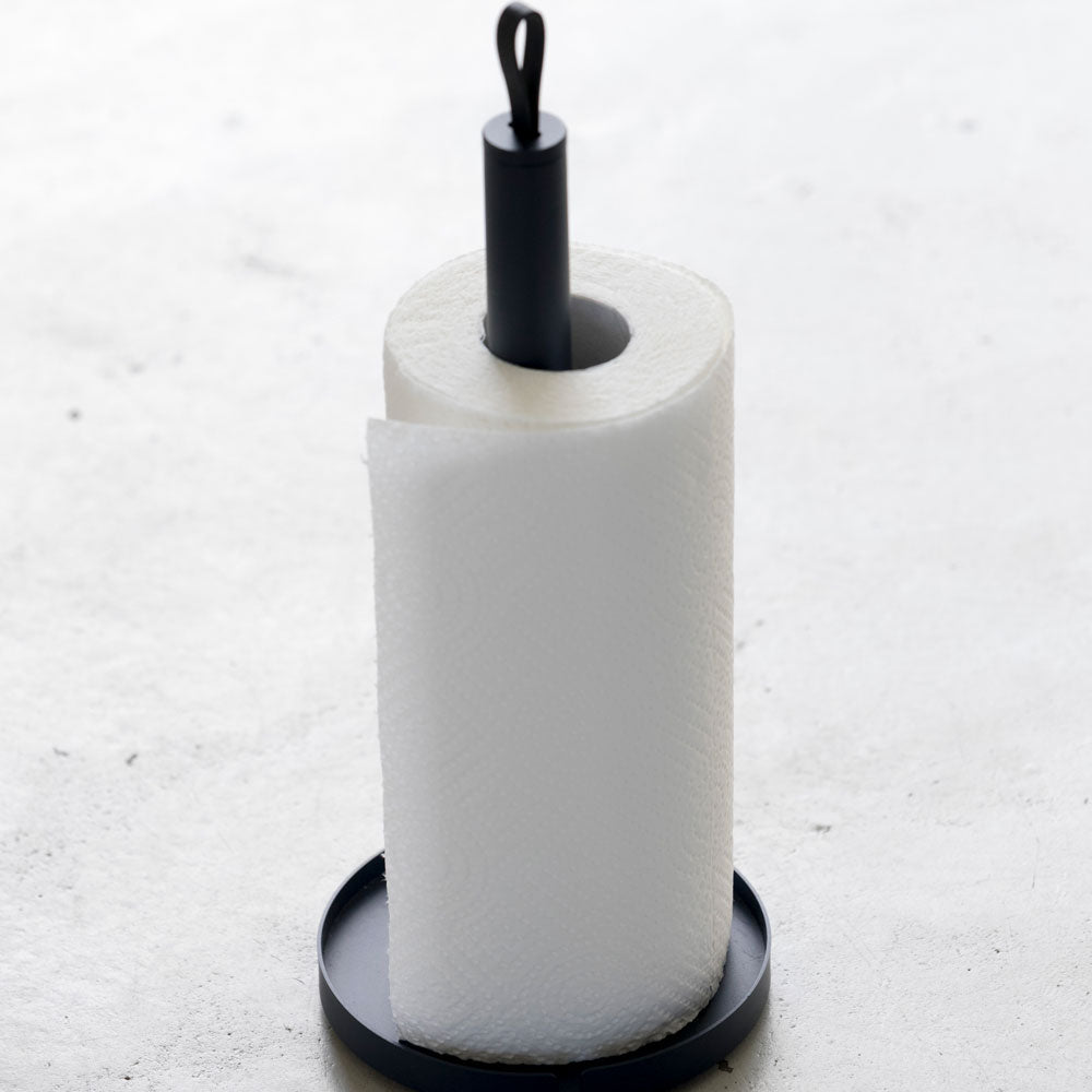 BIG HUG PAPER TOWEL HOLDER - Blauer Küchenrollen-Halter | Hans Thyge & Co | DesignBite