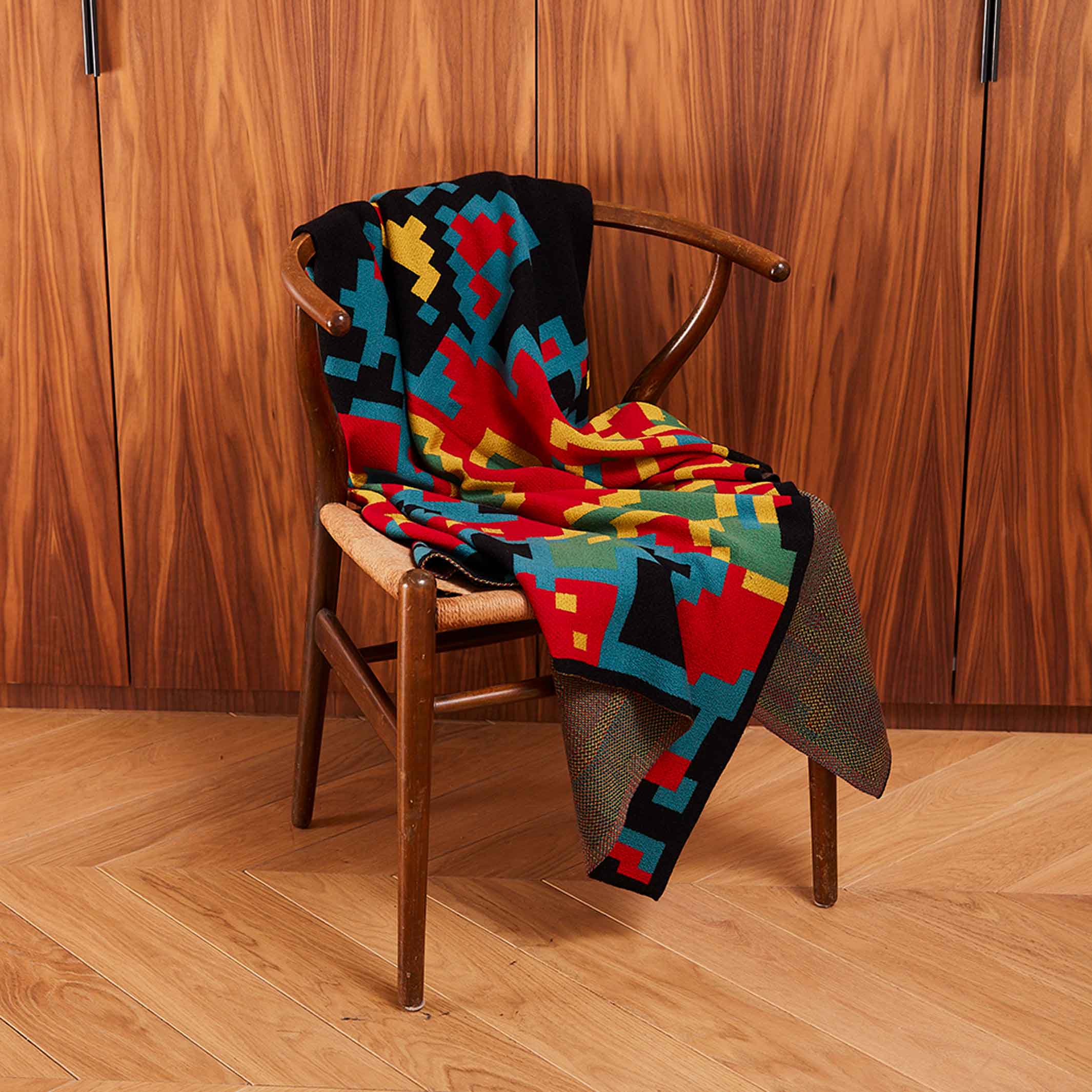 DIGITAL SUNRISE | BEDSPREAD | 185x140 cm | Merino wool & silk | Cristian Zuzunaga