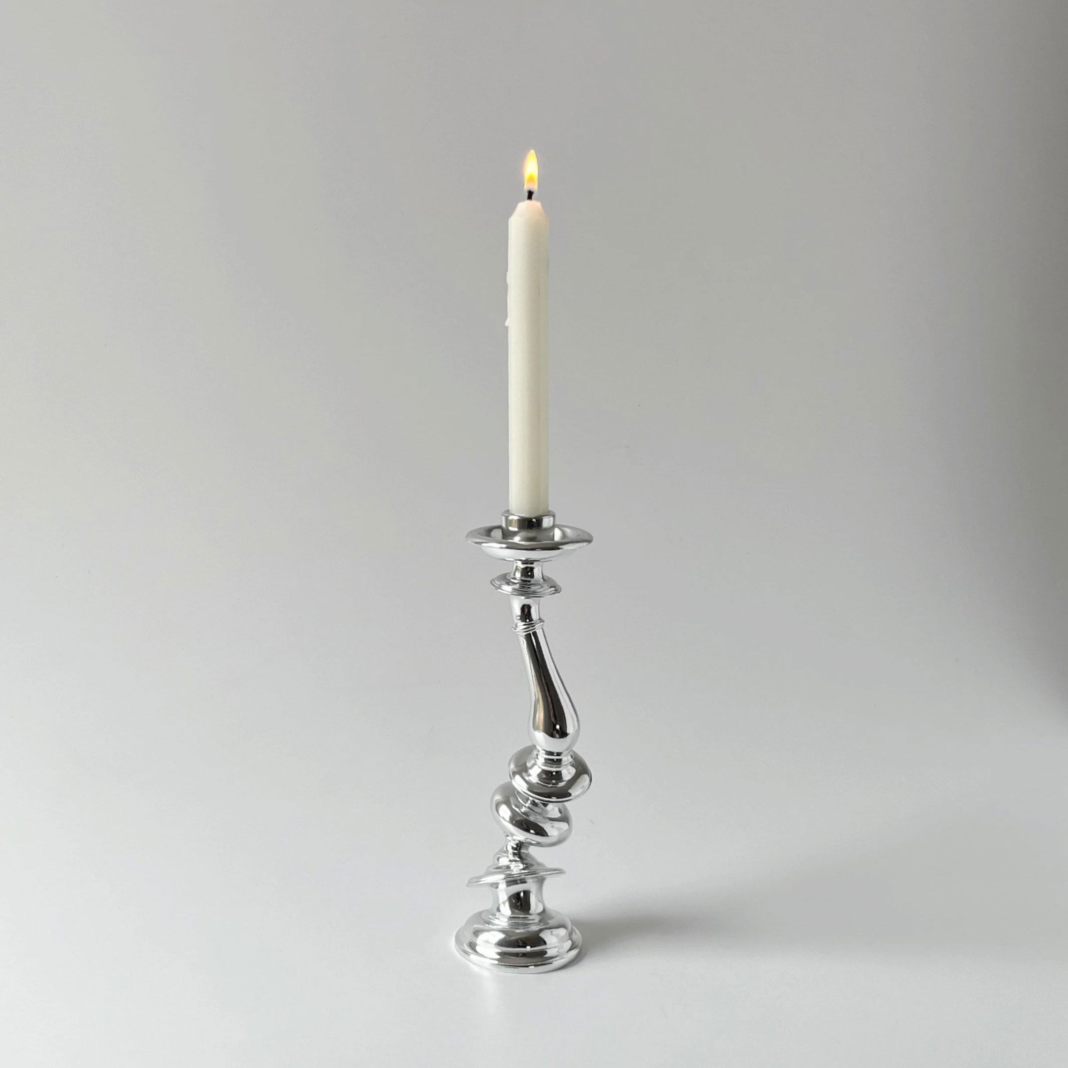 DISTORTION - chromfarbiger Kerzenständer | Paul Loebach | AREAWARE